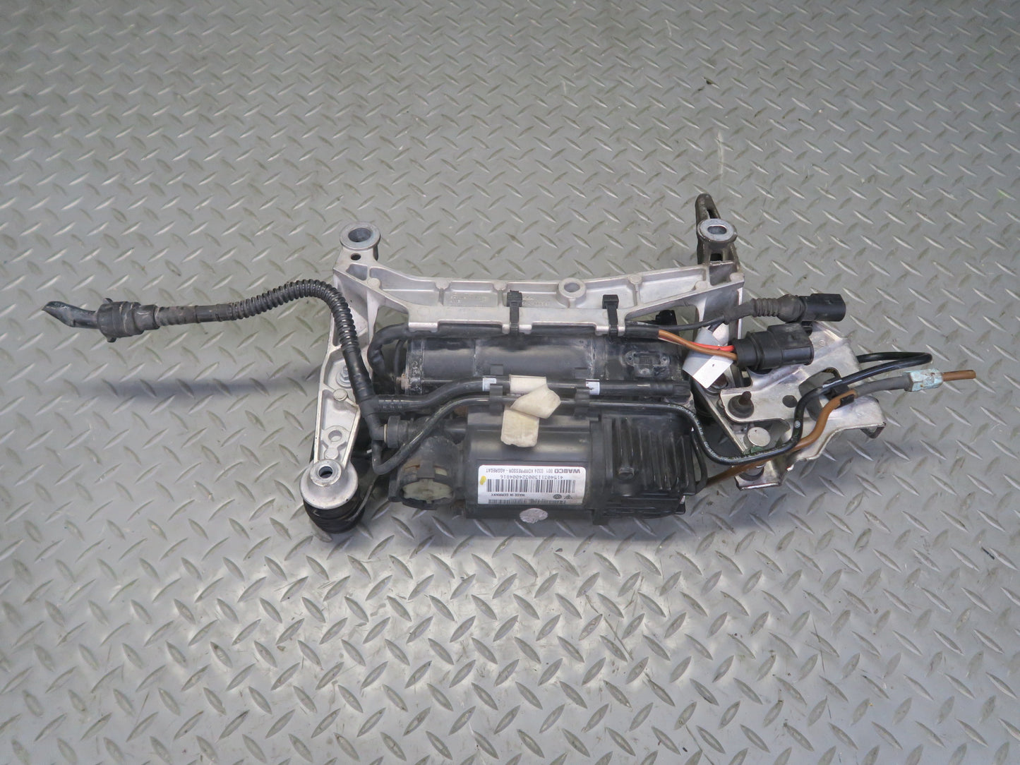 2003-2010 Porsche Cayenne 955 Air Suspension Compressor Pump 7L0616007