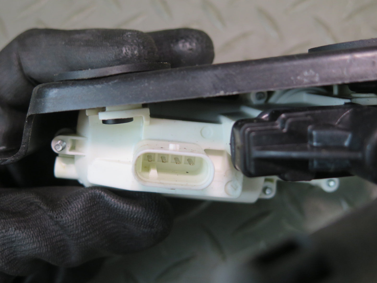 2013-2019 Mercedes X166 GLS450 Rear Right Door Lock Latch Actuator Soft Close