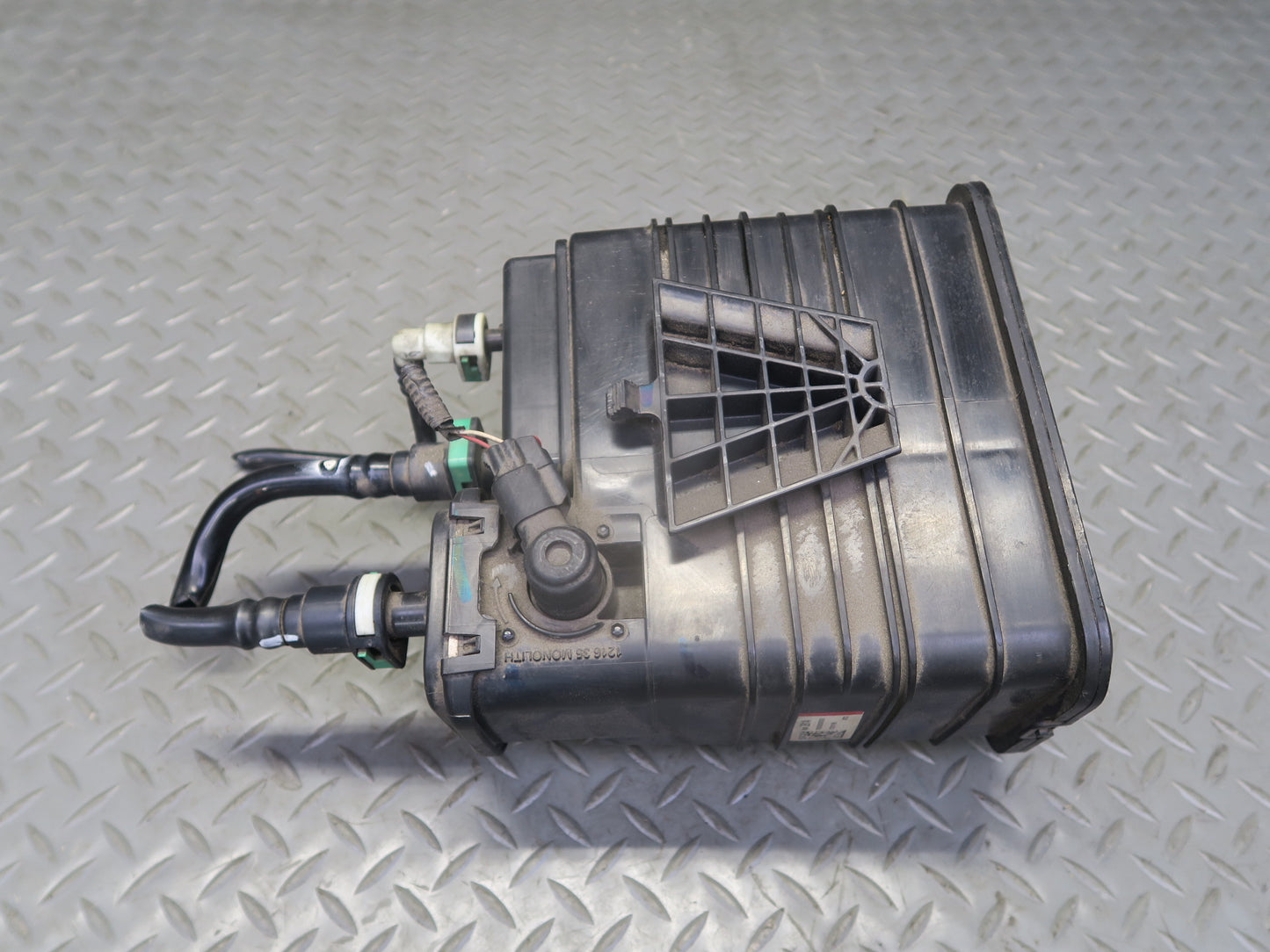 16-24 Chevrolet Camaro SS Fuel Evap Vapor Charcoal Canister 84082814 OEM