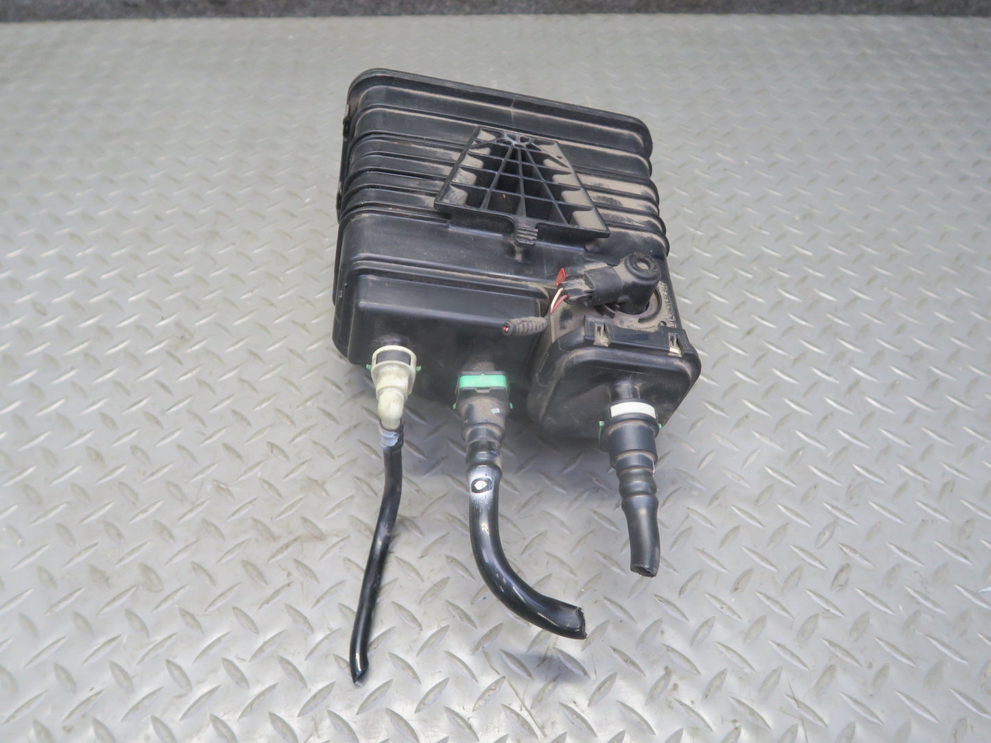 16-24 Chevrolet Camaro SS Fuel Evap Vapor Charcoal Canister 84082814 OEM