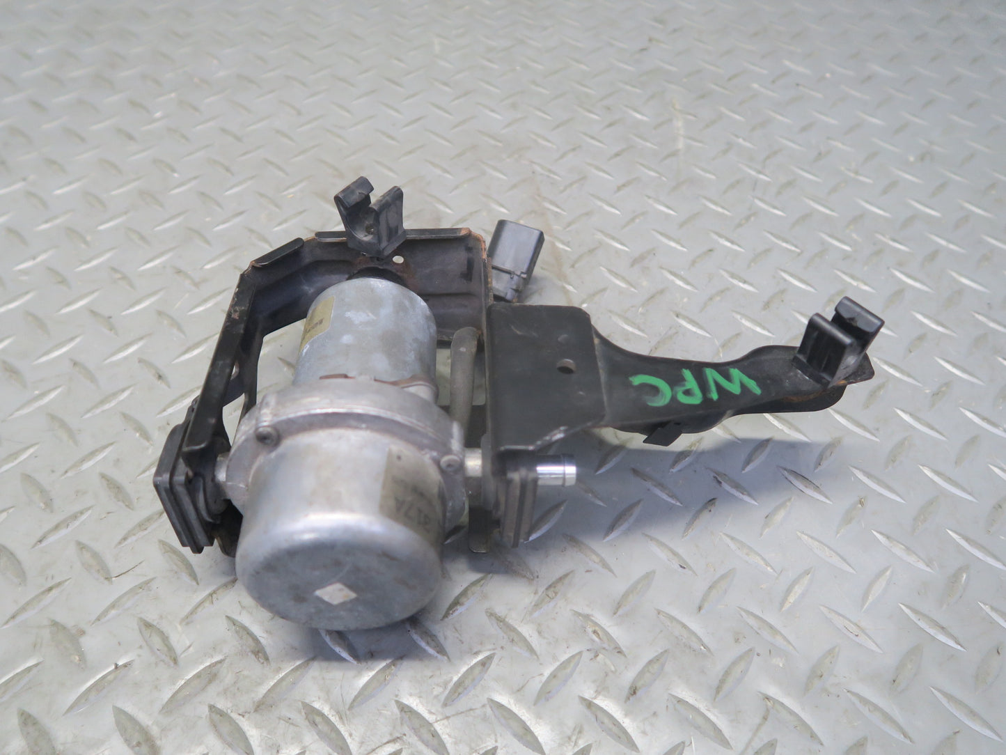 2003-2010 Porsche Cayenne 955 Brake Booster Vacuum Pump 8E0927317A