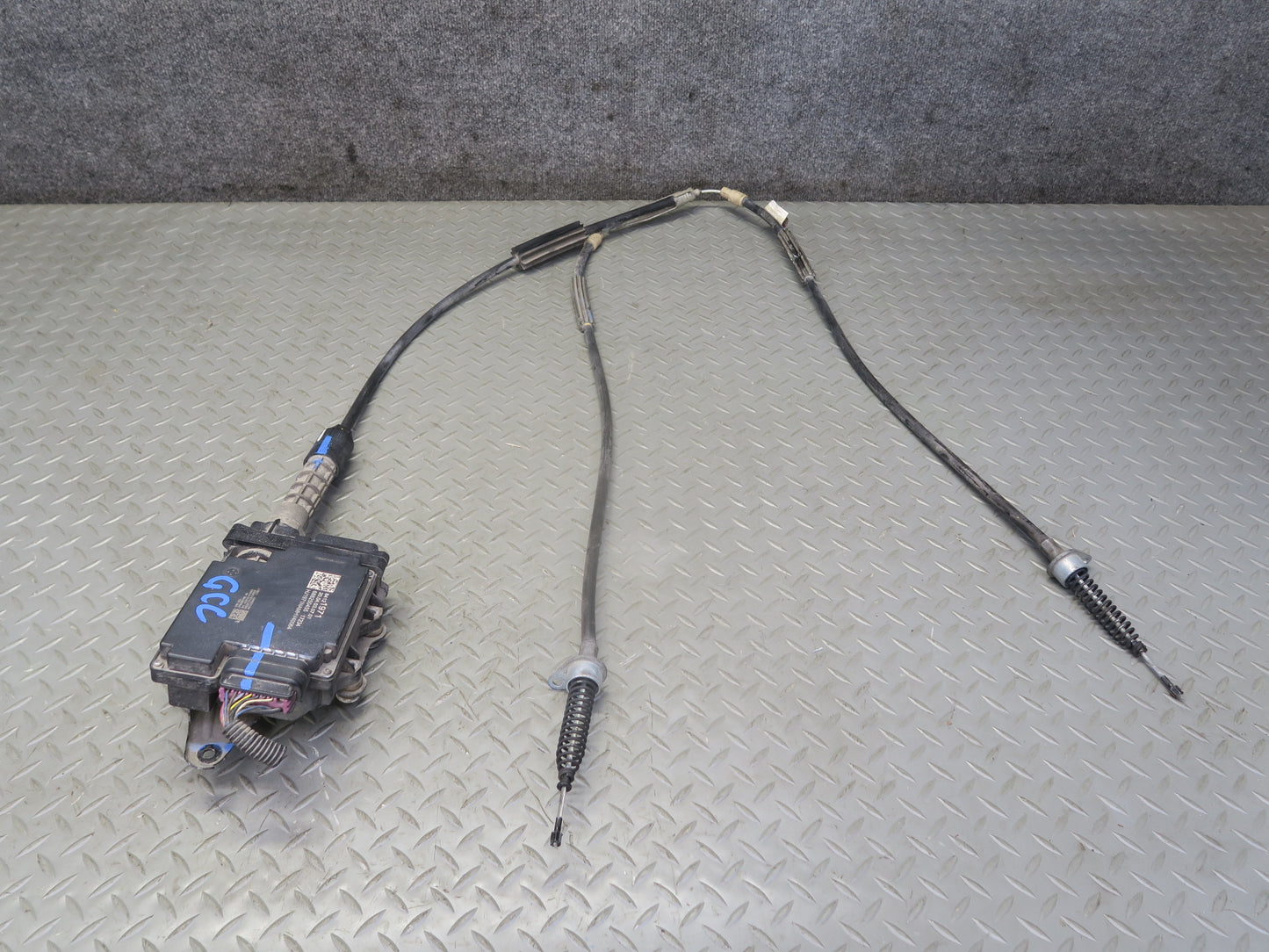 16-24 Chevrolet Camaro SS Electric Parking Brake Actuator w Cables 84121971 OEM