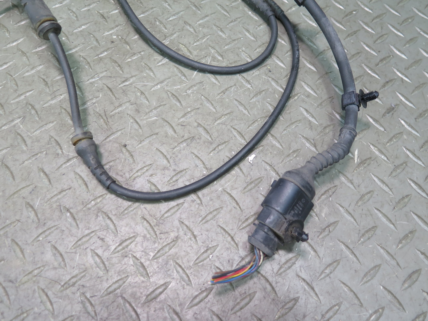 2003-2010 Porsche Cayenne 955 Front Left Wheel ABS Speed Sensor