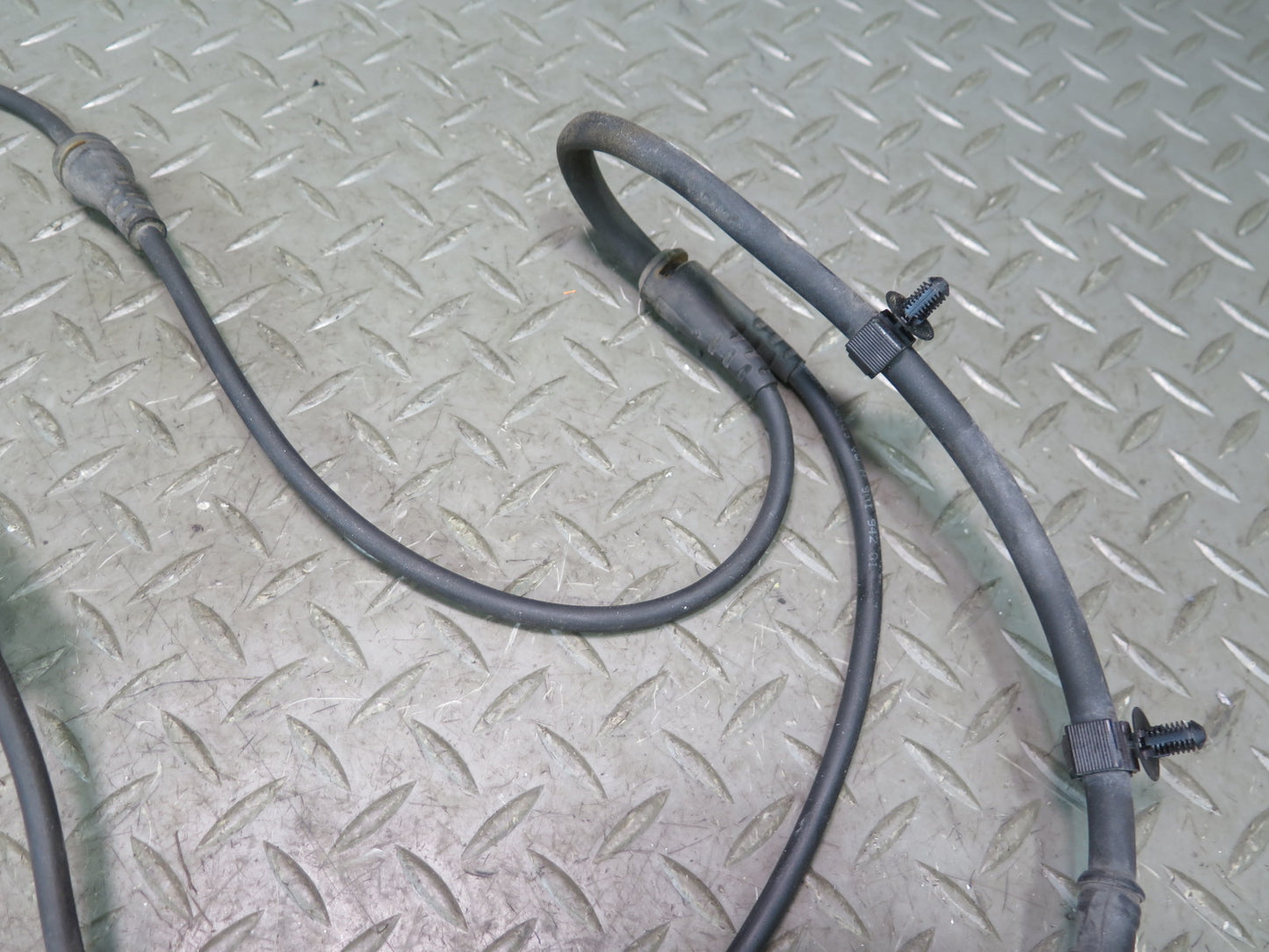 2003-2010 Porsche Cayenne 955 Front Left Wheel ABS Speed Sensor