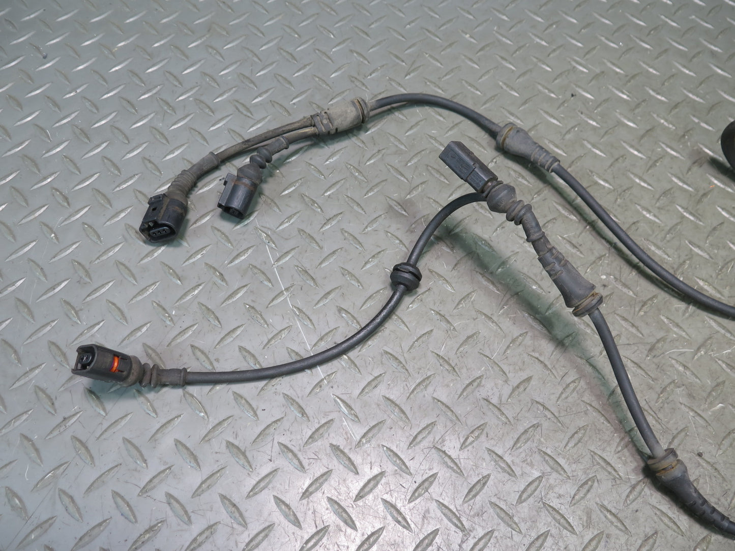 2003-2010 Porsche Cayenne 955 Front Left Wheel ABS Speed Sensor