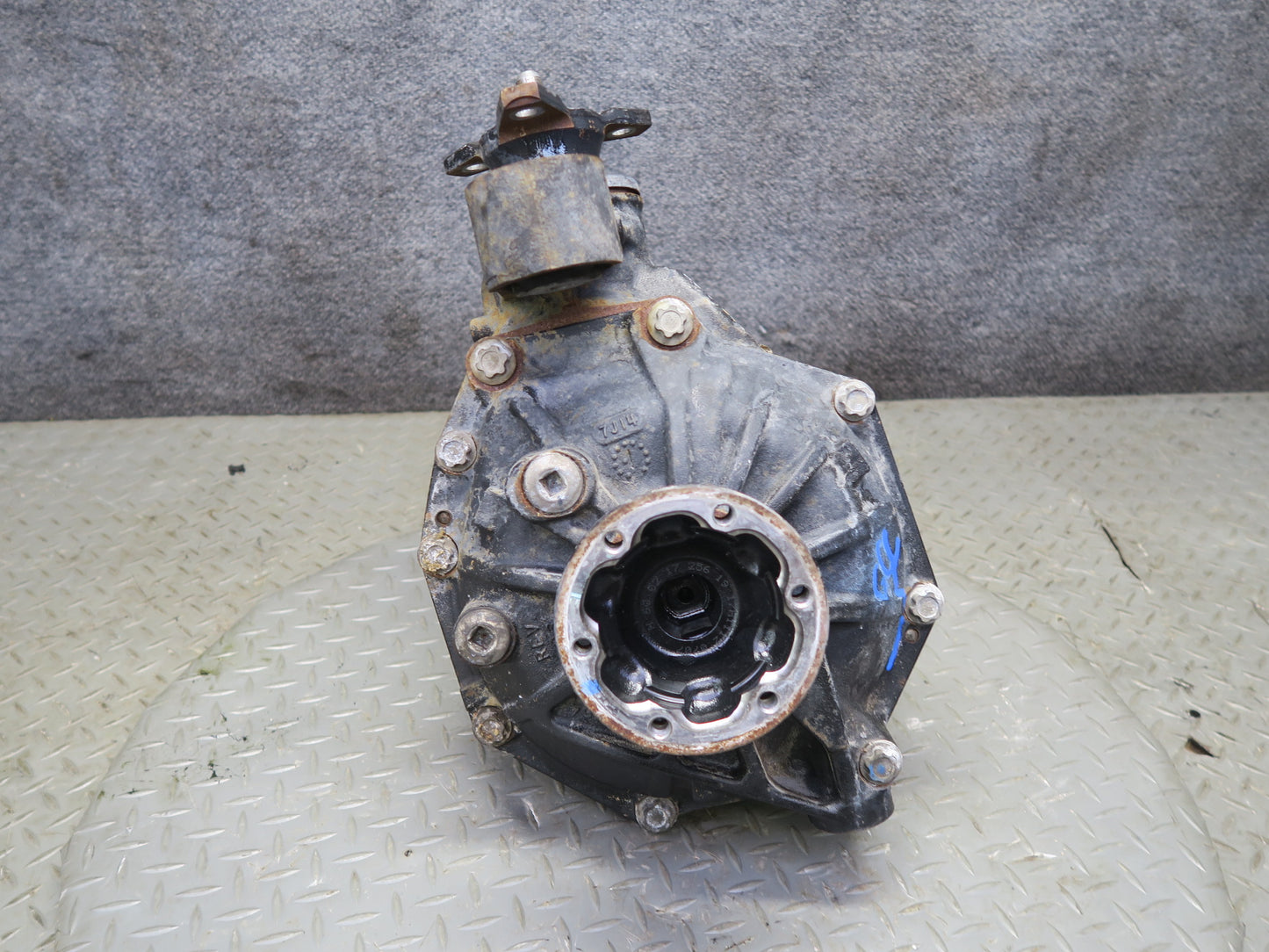 16-24 Chevrolet Camaro SS LT1 A/T Rear Axle Differential Carrier 2.77 Ratio OEM