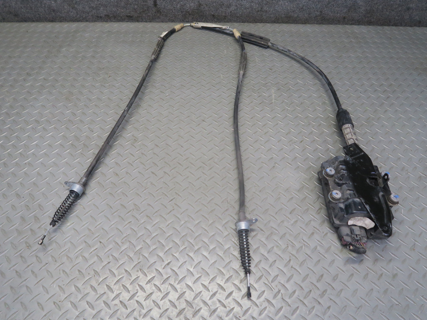 16-24 Chevrolet Camaro SS Electric Parking Brake Actuator w Cables 84121971 OEM