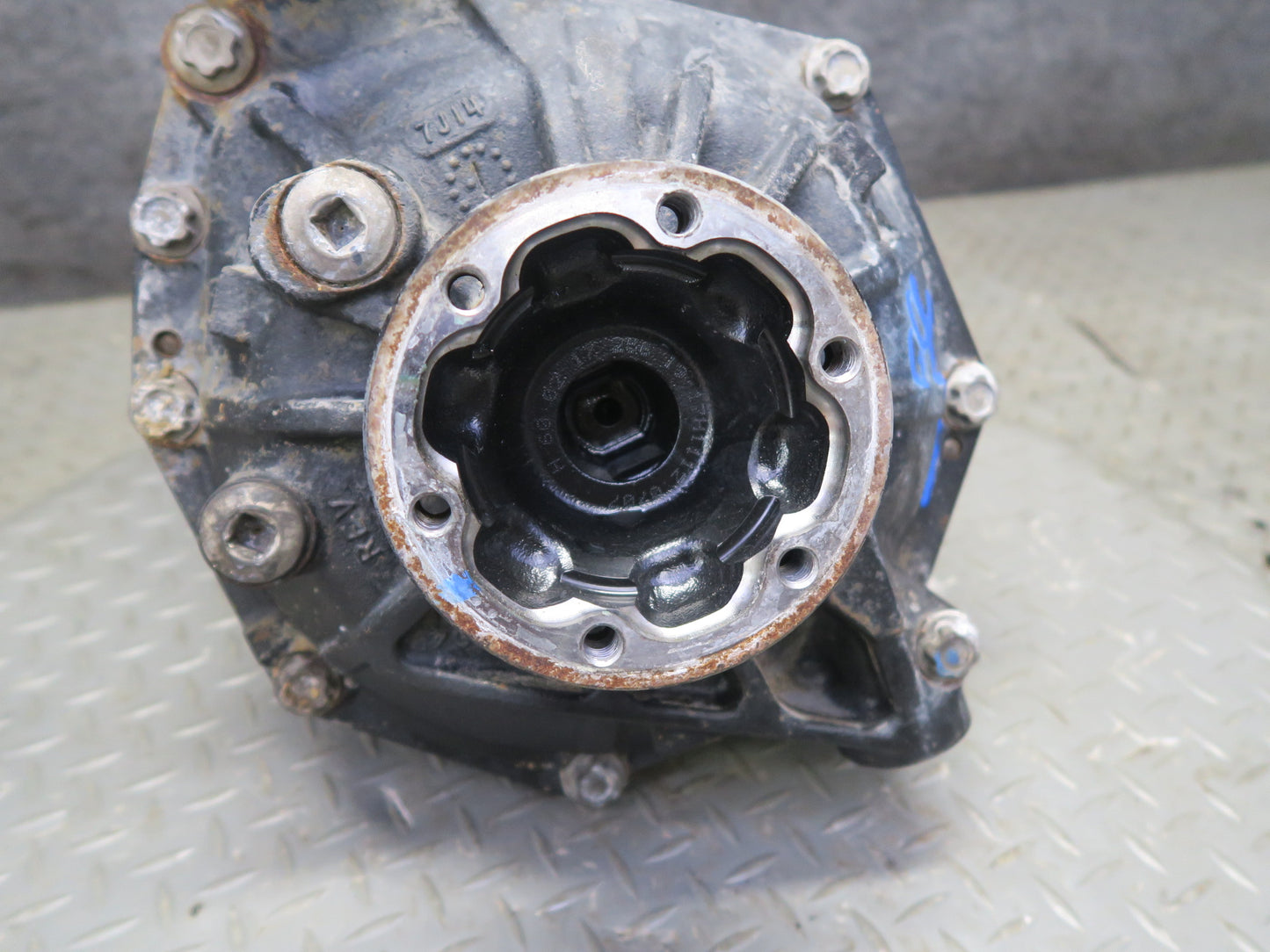 16-24 Chevrolet Camaro SS LT1 A/T Rear Axle Differential Carrier 2.77 Ratio OEM