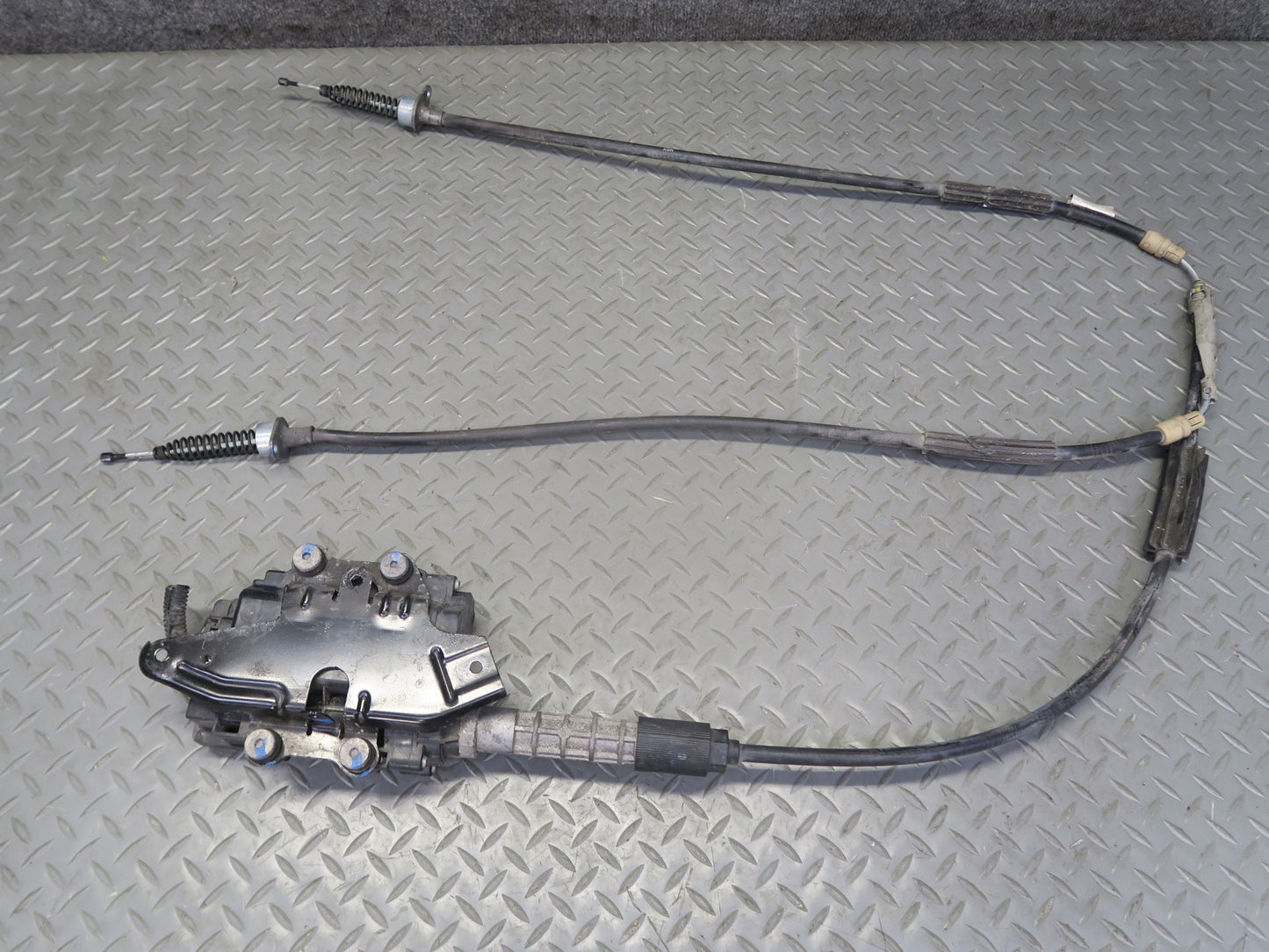 16-24 Chevrolet Camaro SS Electric Parking Brake Actuator w Cables 84121971 OEM