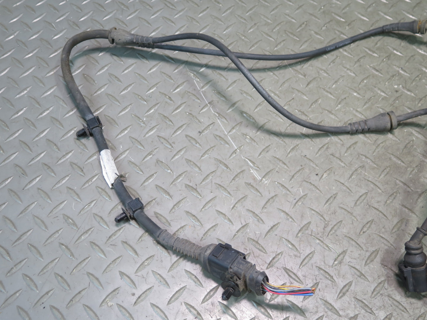 2003-2010 Porsche Cayenne 955 Front Right Wheel ABS Speed Sensor