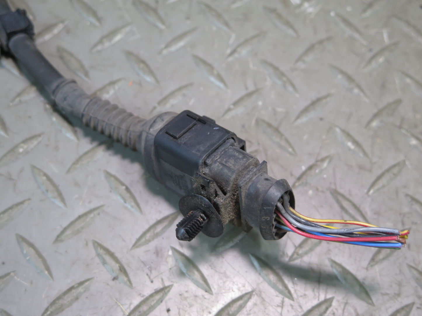 2003-2010 Porsche Cayenne 955 Front Right Wheel ABS Speed Sensor
