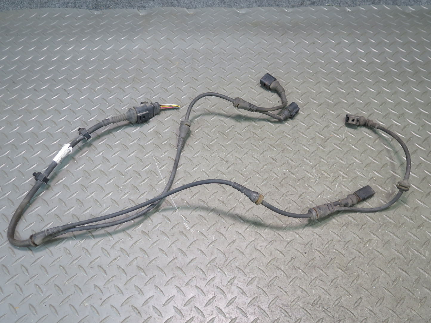 2003-2010 Porsche Cayenne 955 Front Right Wheel ABS Speed Sensor