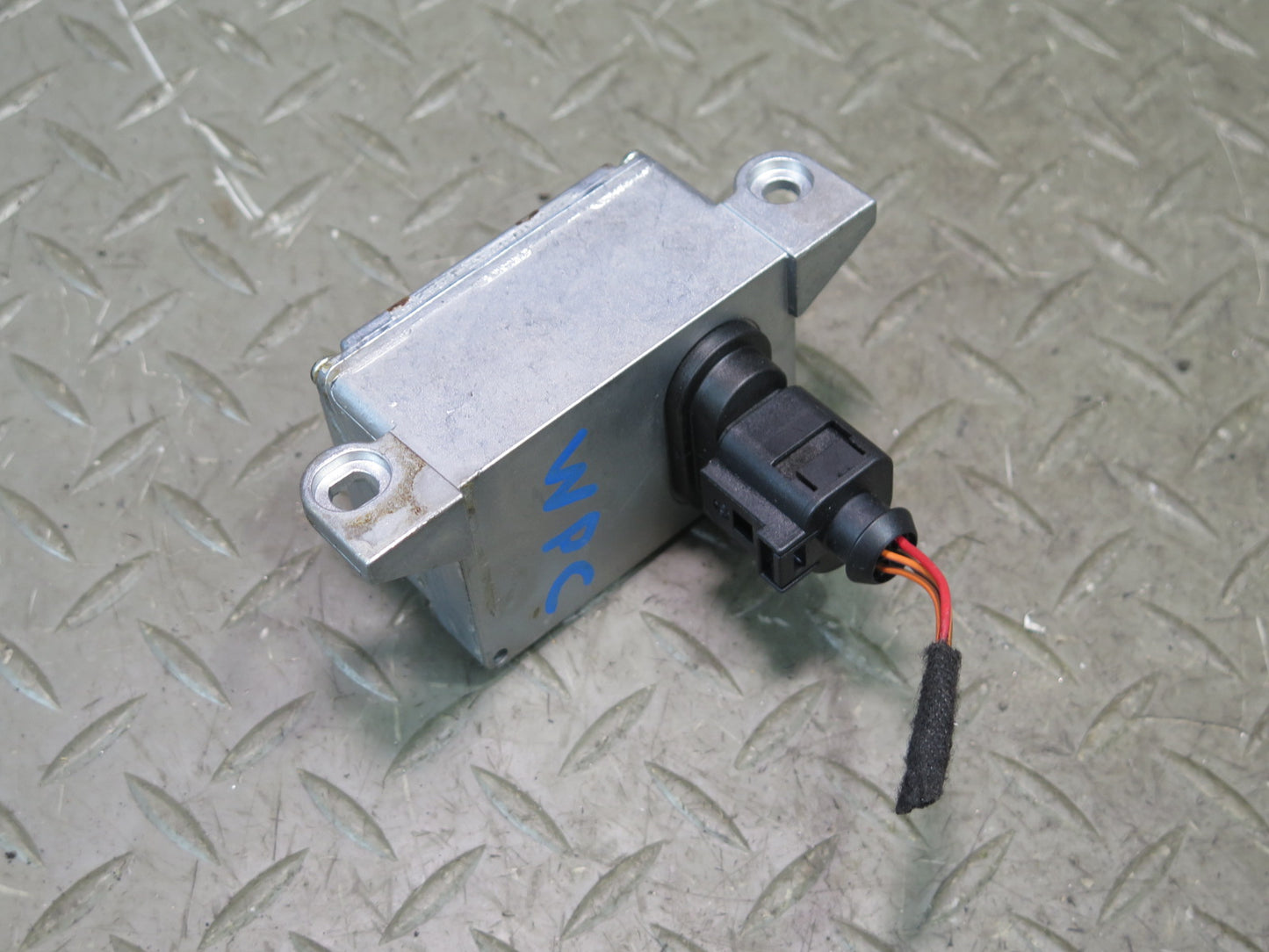 2003-2006 Porsche Cayenne 955 Turbo YAW Turn Rate Acceleration Speed Sensor