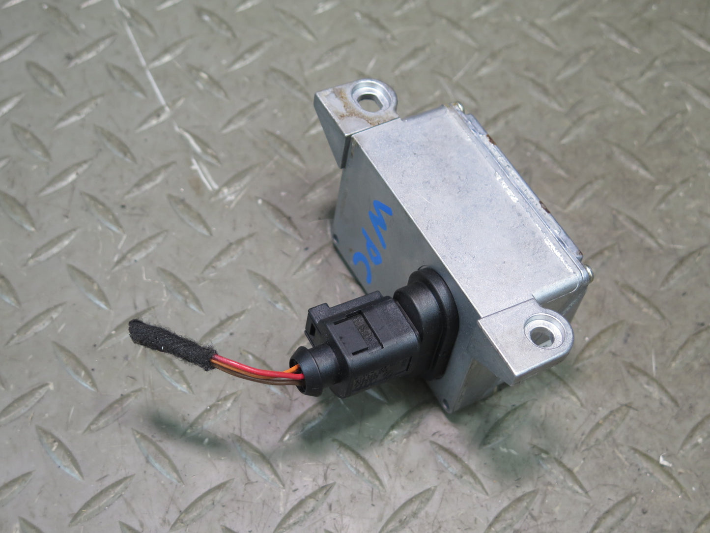 2003-2006 Porsche Cayenne 955 Turbo YAW Turn Rate Acceleration Speed Sensor