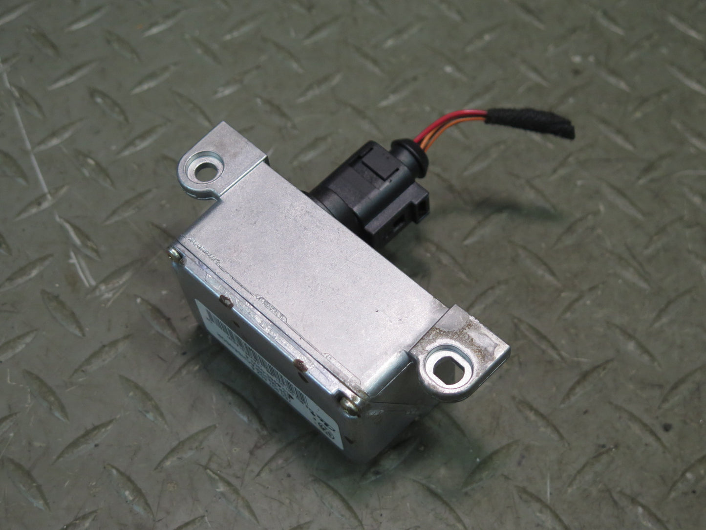 2003-2006 Porsche Cayenne 955 Turbo YAW Turn Rate Acceleration Speed Sensor