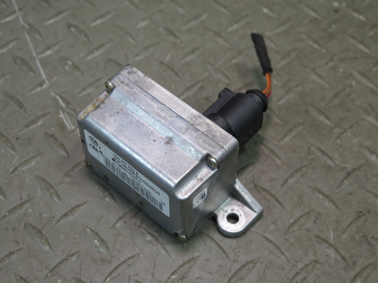 2003-2006 Porsche Cayenne 955 Turbo YAW Turn Rate Acceleration Speed Sensor