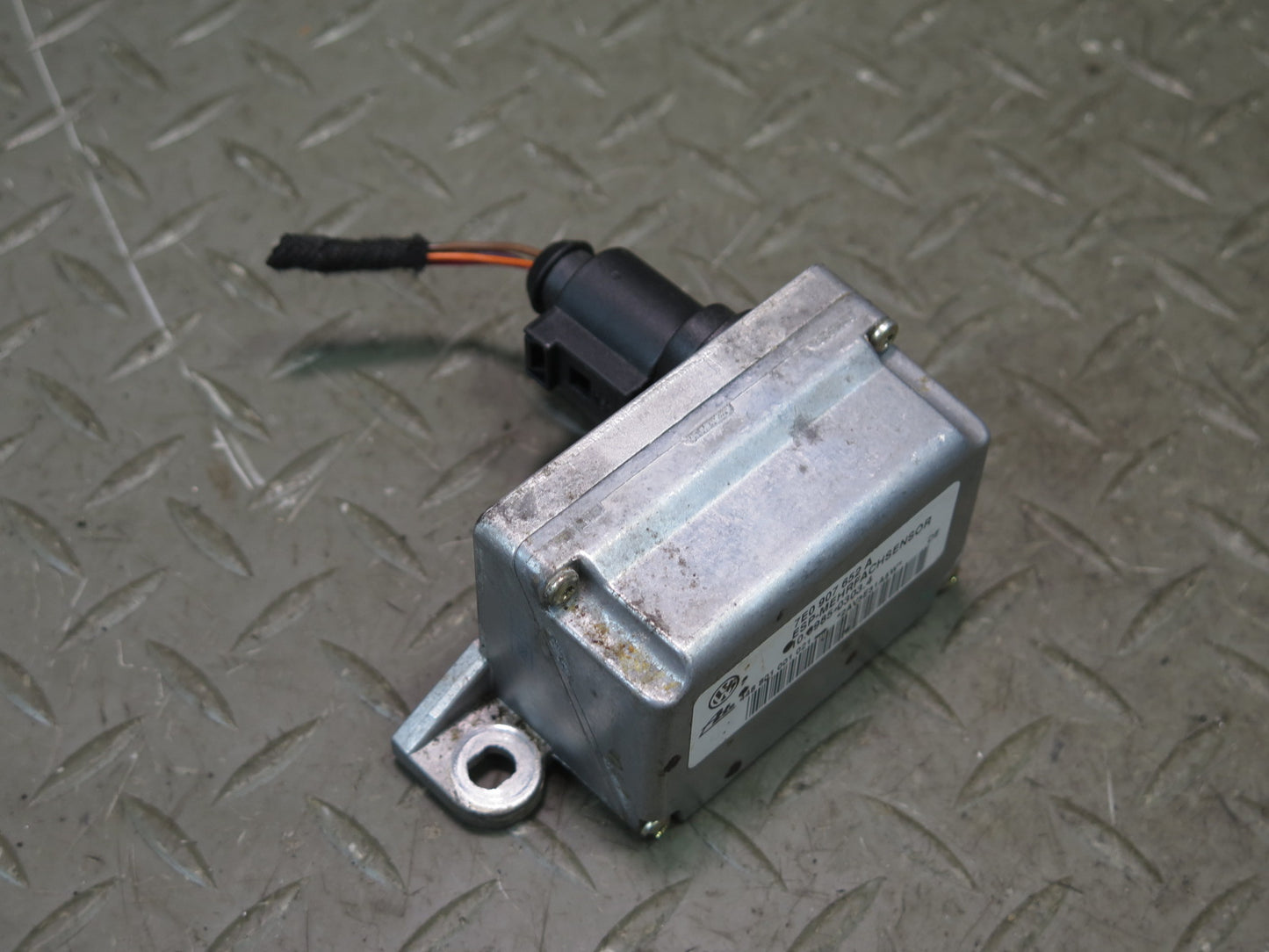 2003-2006 Porsche Cayenne 955 Turbo YAW Turn Rate Acceleration Speed Sensor