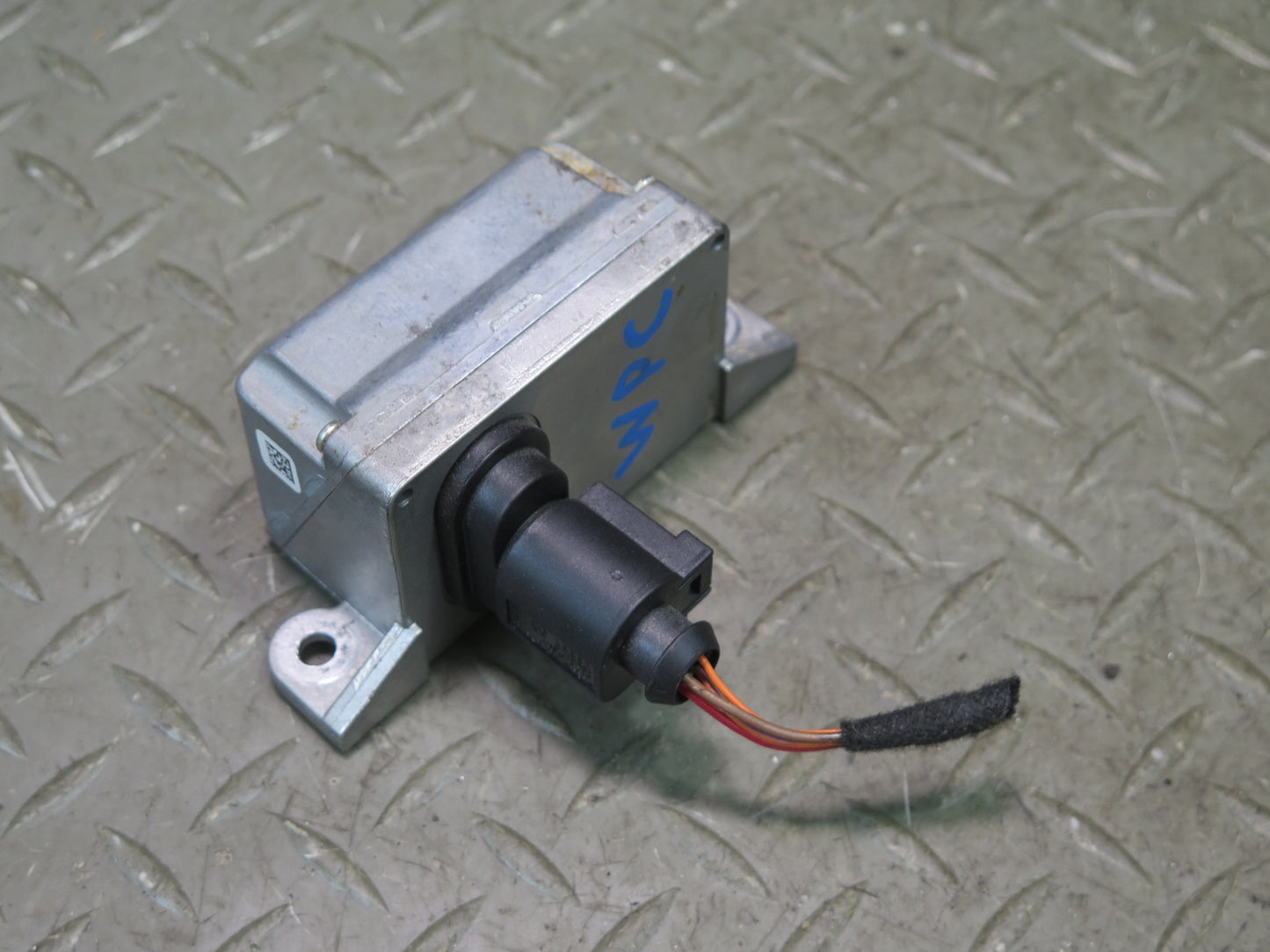2003-2006 Porsche Cayenne 955 Turbo YAW Turn Rate Acceleration Speed Sensor