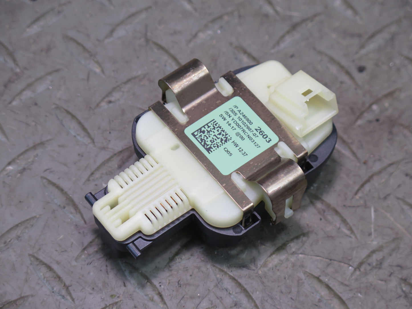 2017-2019 Mercedes X166 GLS450 Front Rain & Light Sensor Module Unit