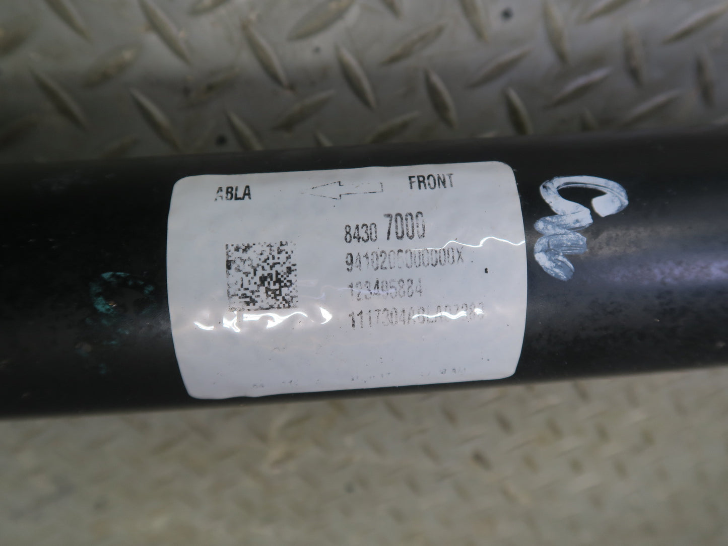 16-24 Chevrolet Camaro SS LT1 6.2L A/T Rear Drive Shaft Drievshaft 84307000 OEM