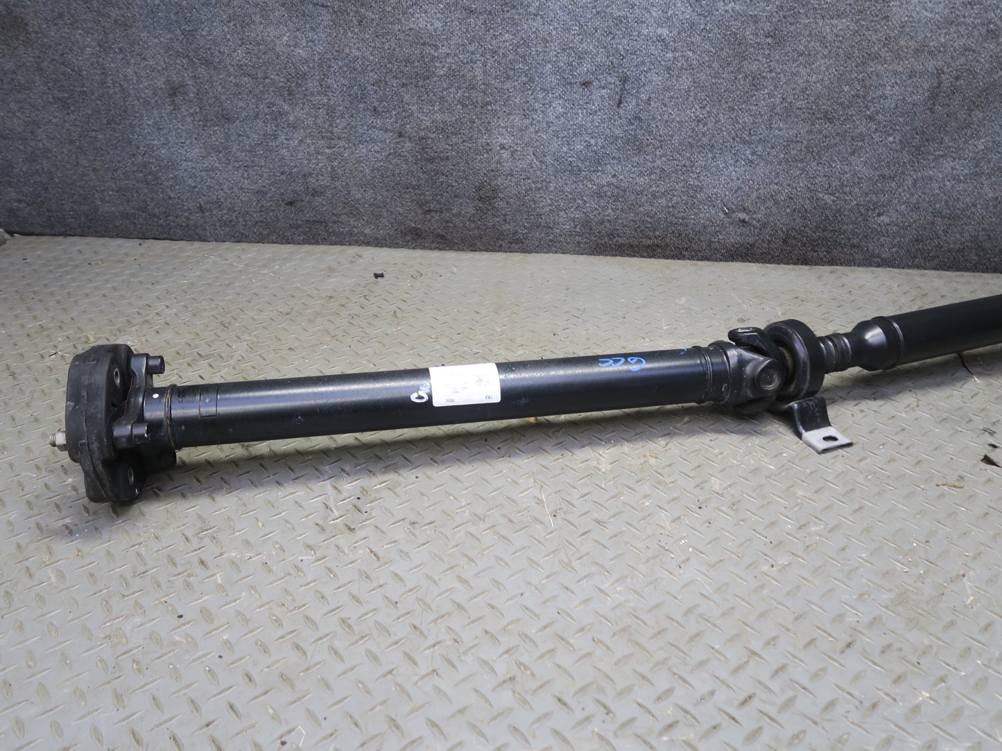 16-24 Chevrolet Camaro SS LT1 6.2L A/T Rear Drive Shaft Drievshaft 84307000 OEM