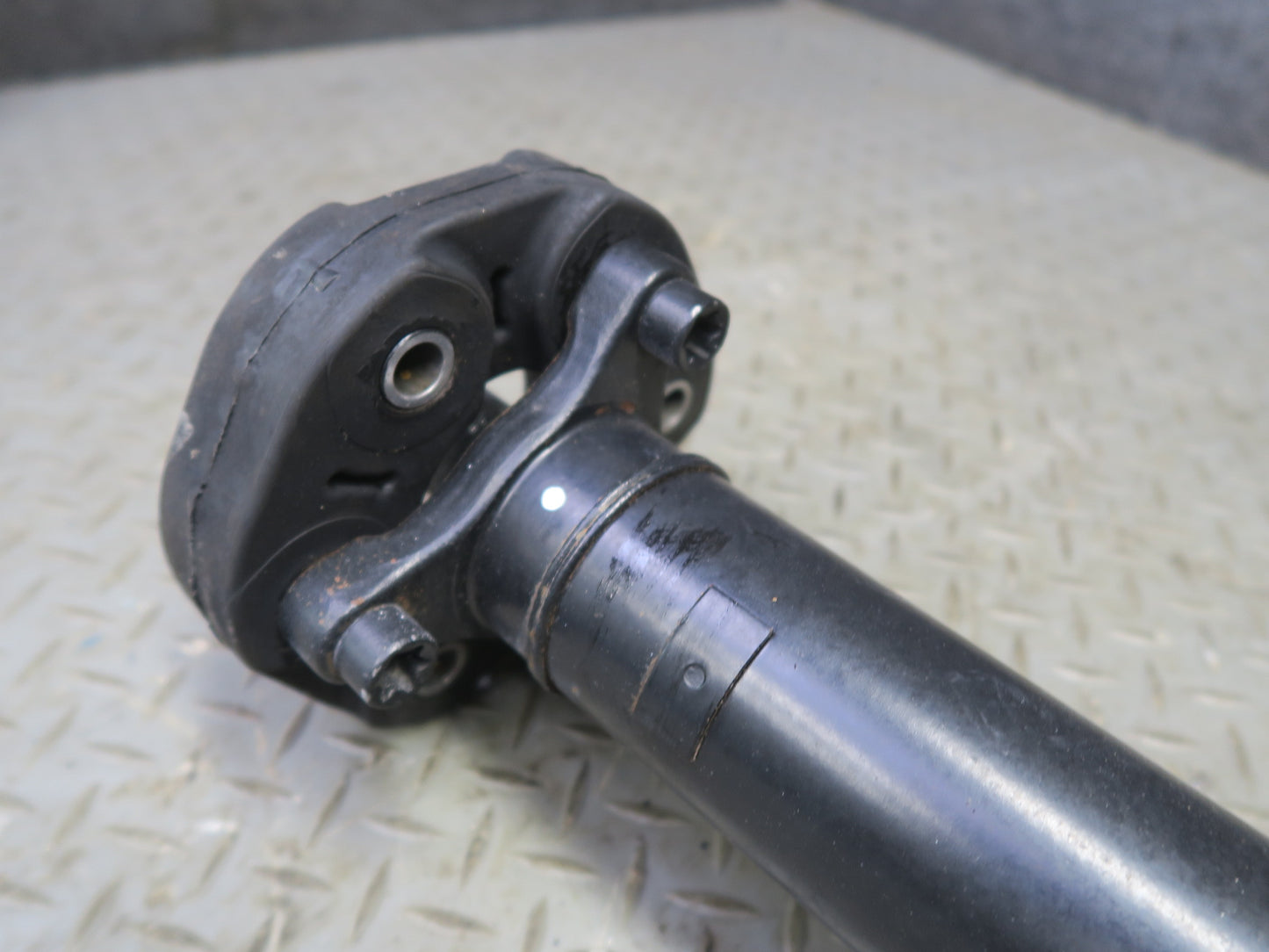 16-24 Chevrolet Camaro SS LT1 6.2L A/T Rear Drive Shaft Drievshaft 84307000 OEM