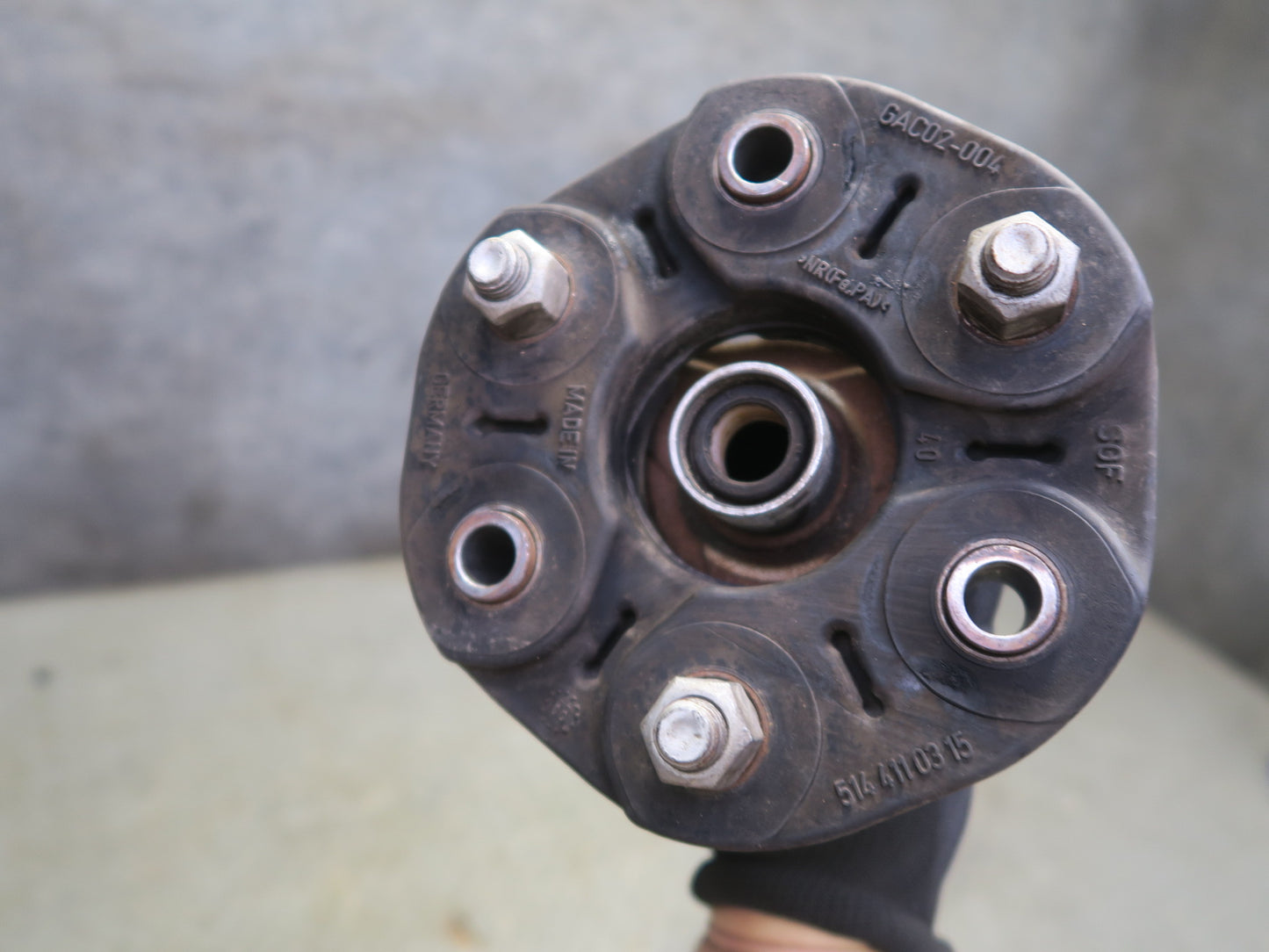 16-24 Chevrolet Camaro SS LT1 6.2L A/T Rear Drive Shaft Drievshaft 84307000 OEM
