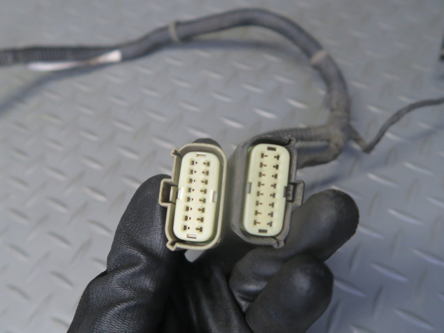 16-18 Chevrolet Camaro SS Rear License Plate Lamp AND Object Sensor Wiring OEM