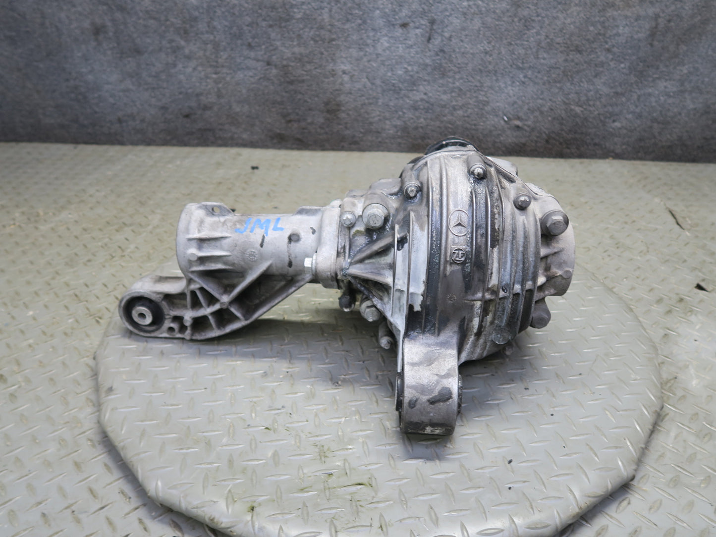 10-11 Mercedes W164 ML350 AWD Diesel Front Differential Carrier 3.45 Ratio OEM