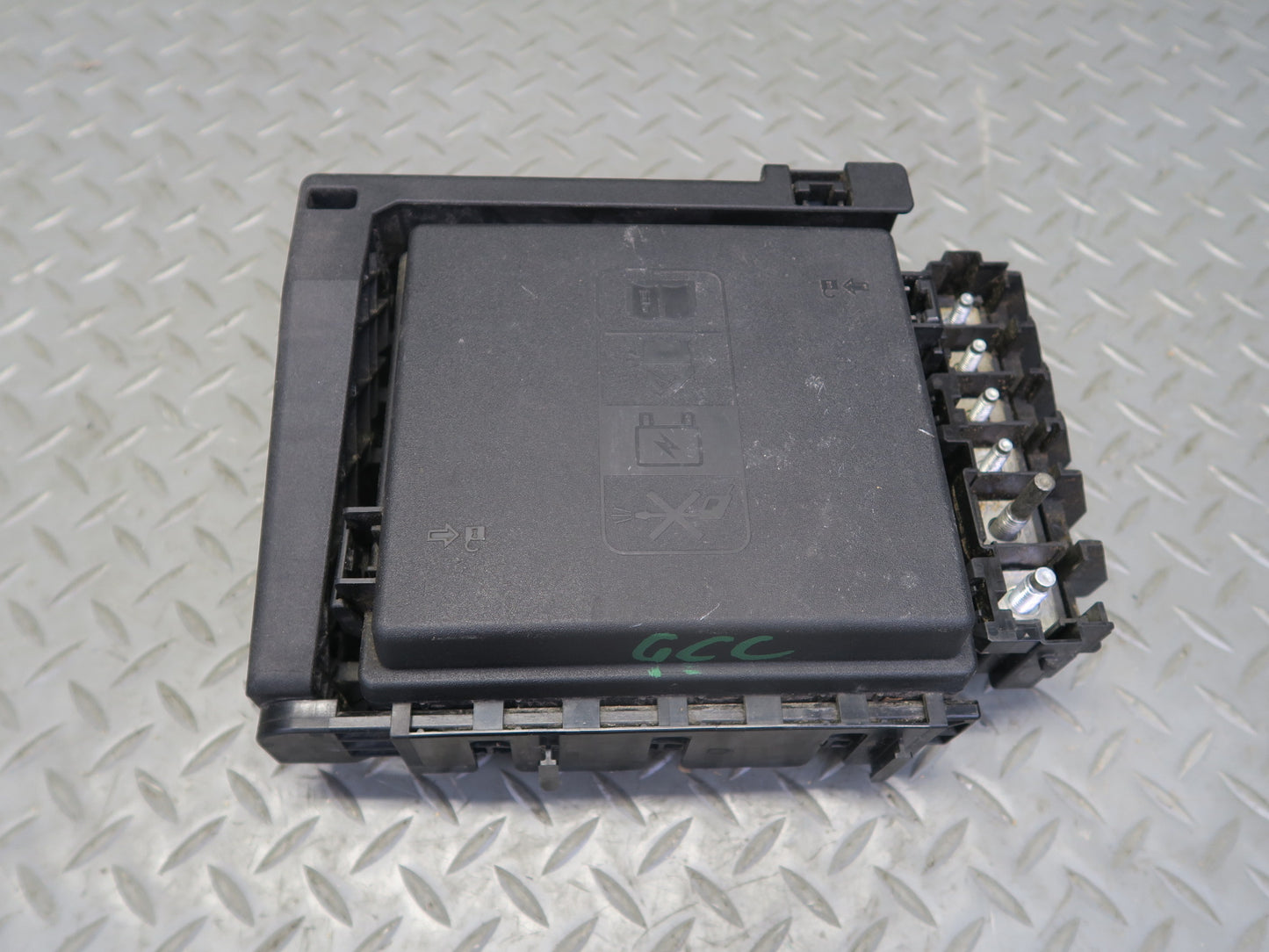 2018 Chevrolet Camaro SS 6.2L Convertible Engine Fuse Junction Relay Box OEM