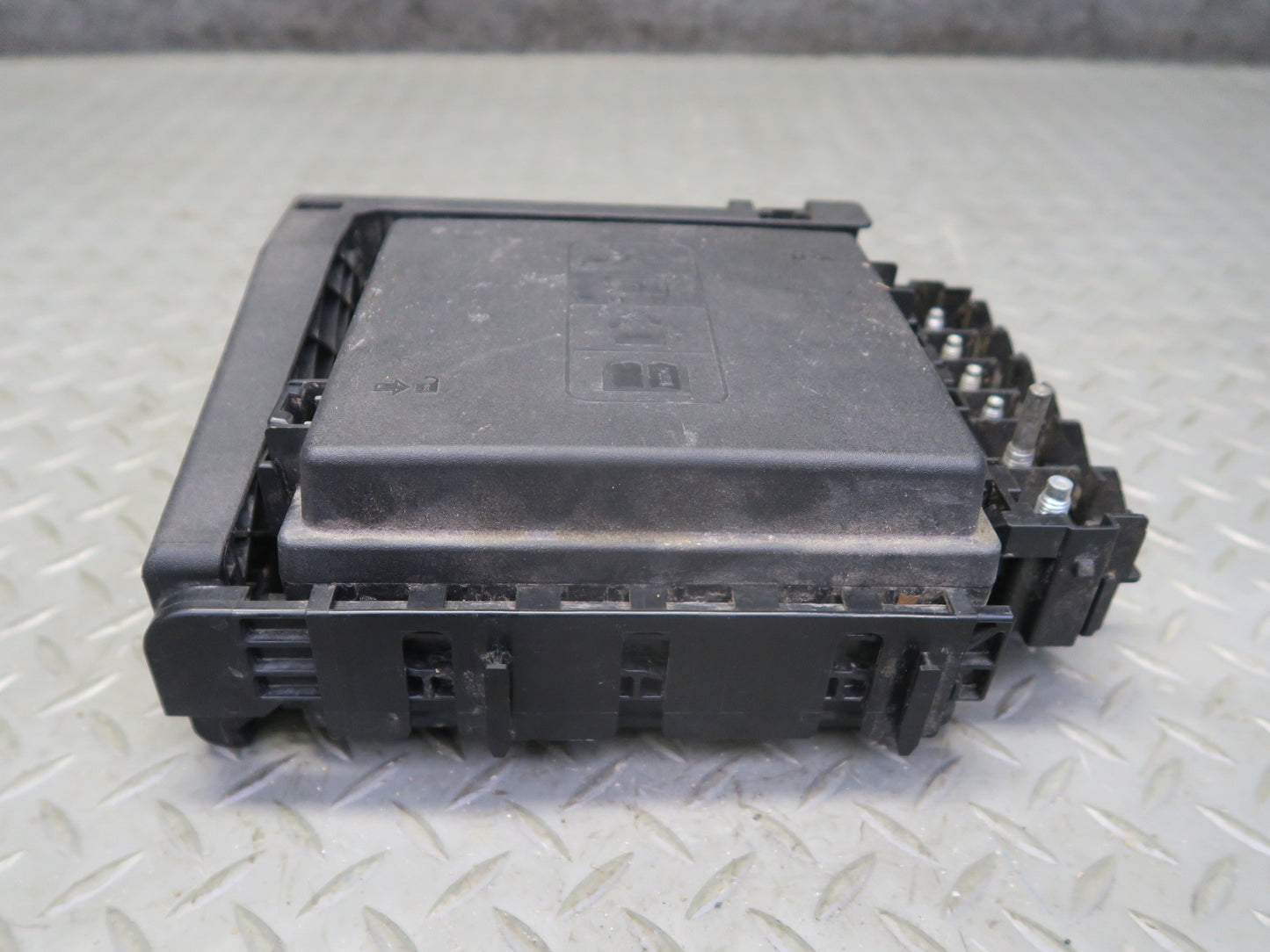 2018 Chevrolet Camaro SS 6.2L Convertible Engine Fuse Junction Relay Box OEM