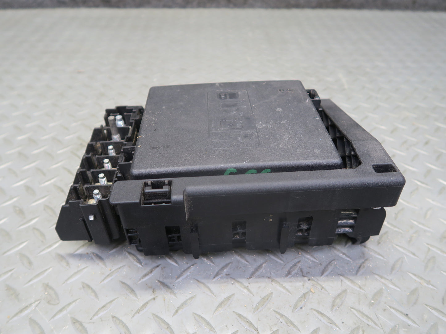 2018 Chevrolet Camaro SS 6.2L Convertible Engine Fuse Junction Relay Box OEM