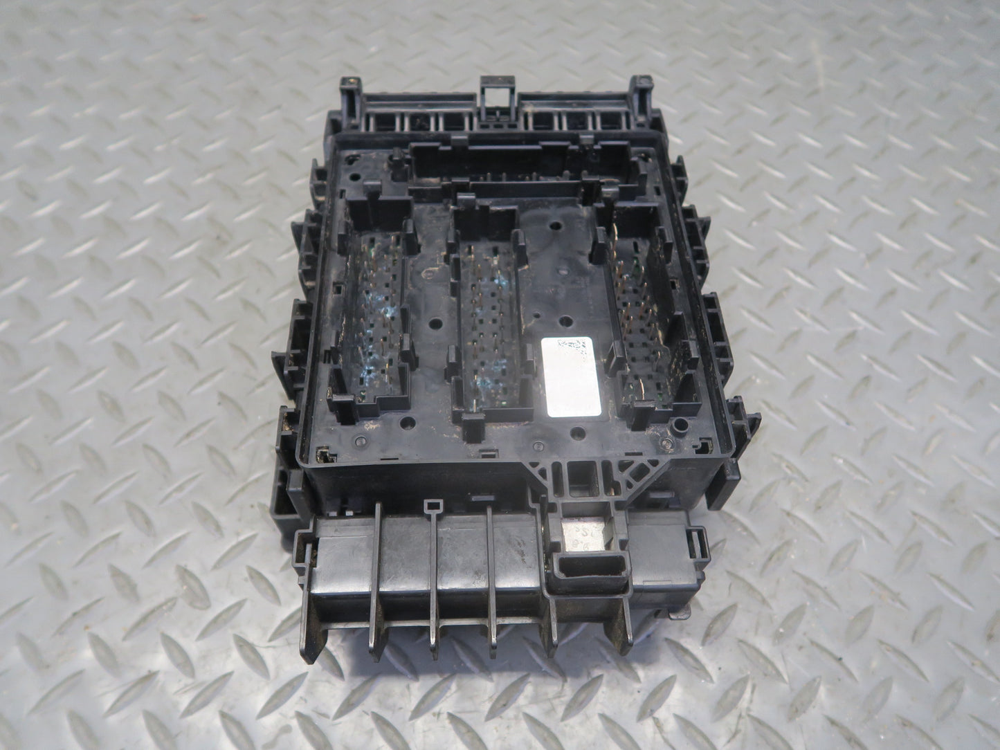 2018 Chevrolet Camaro SS 6.2L Convertible Engine Fuse Junction Relay Box OEM