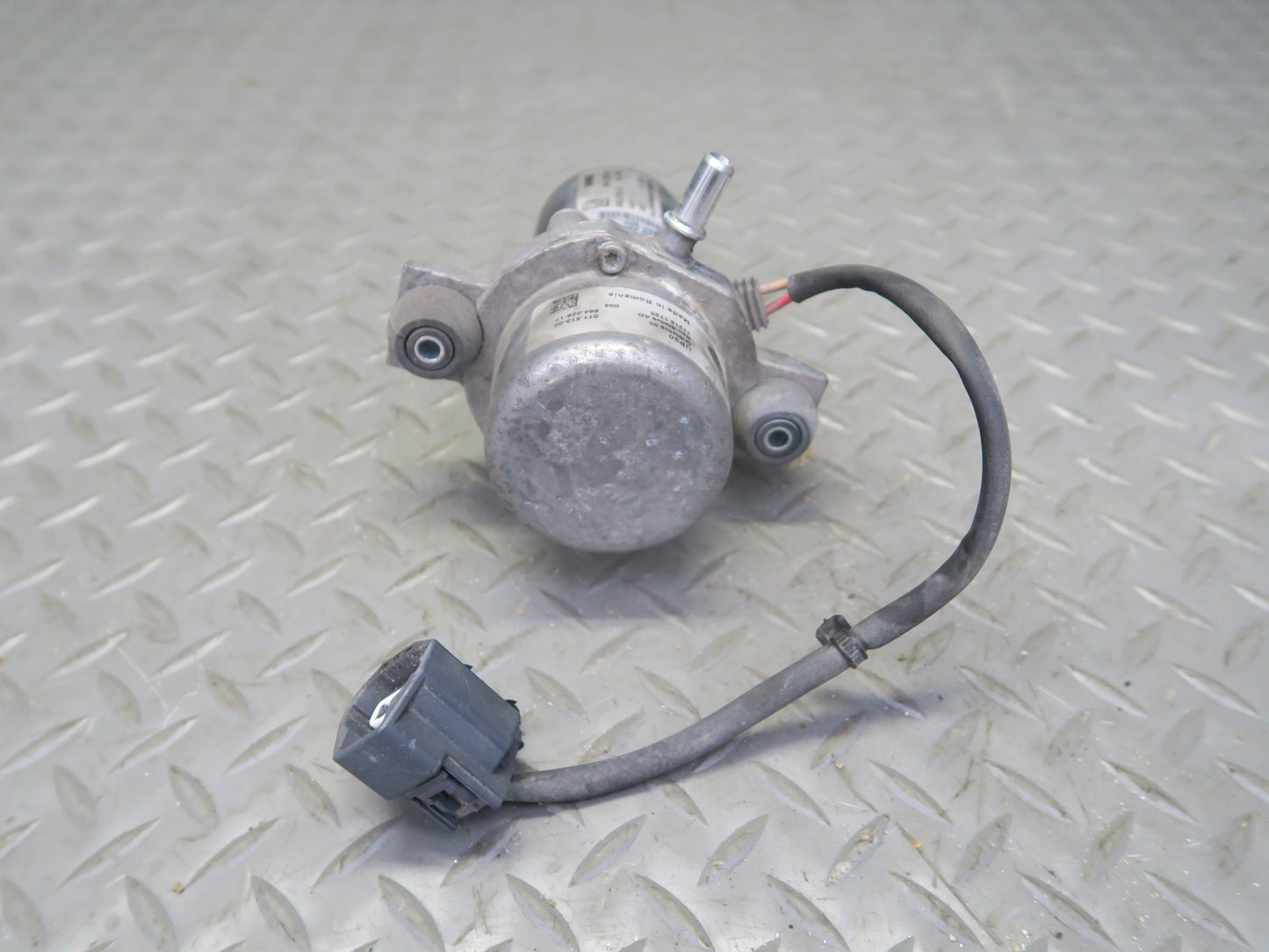 16-24 Chevrolet Camaro SS 6.2L Power Brake Booster Vacuum Pump 110K Miles OEM