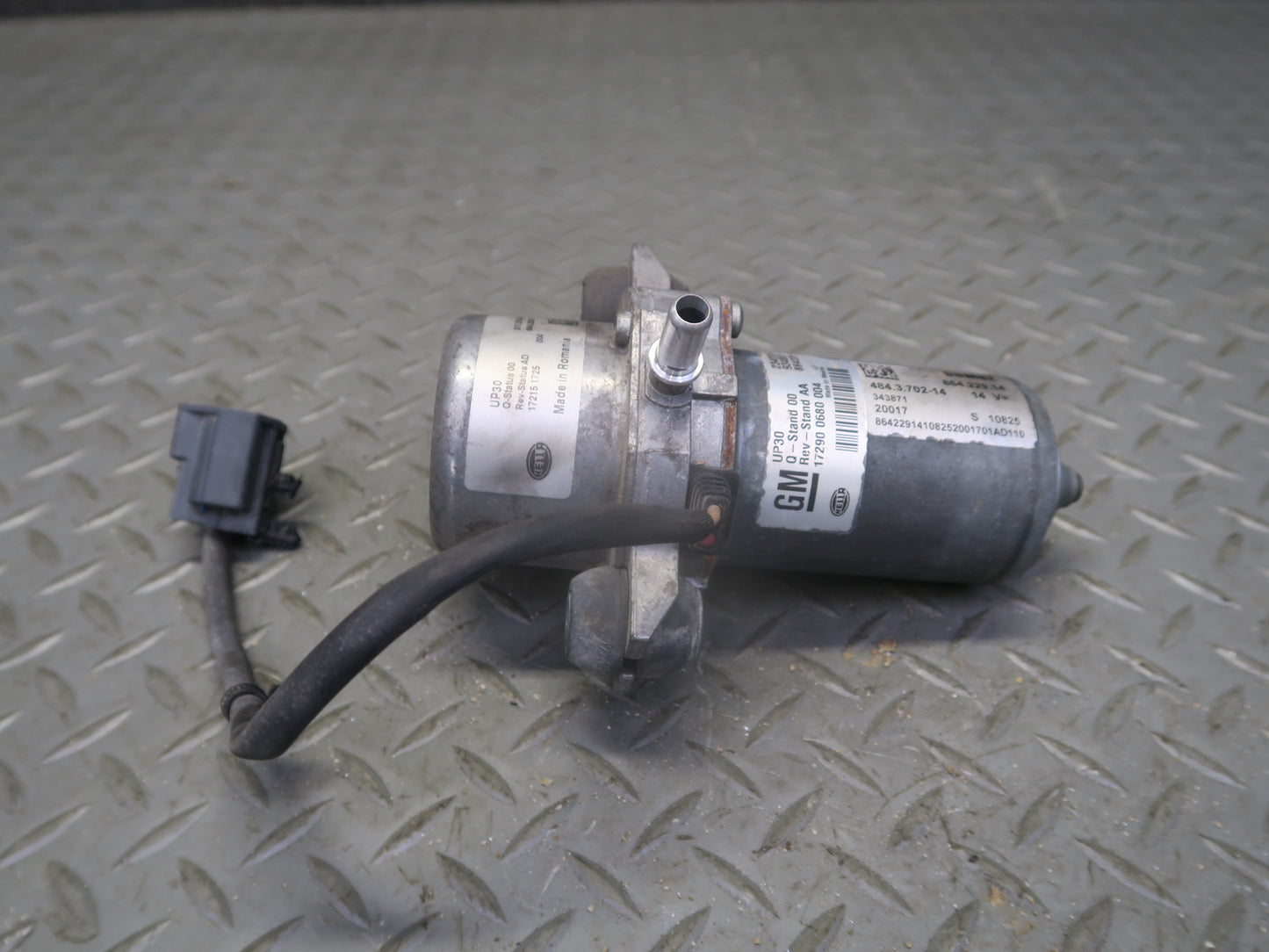 16-24 Chevrolet Camaro SS 6.2L Power Brake Booster Vacuum Pump 110K Miles OEM