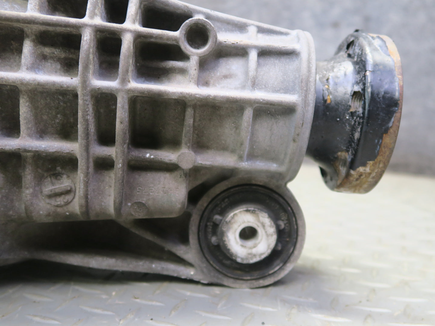 10-11 Mercedes W164 ML350 AWD Diesel Front Differential Carrier 3.45 Ratio OEM