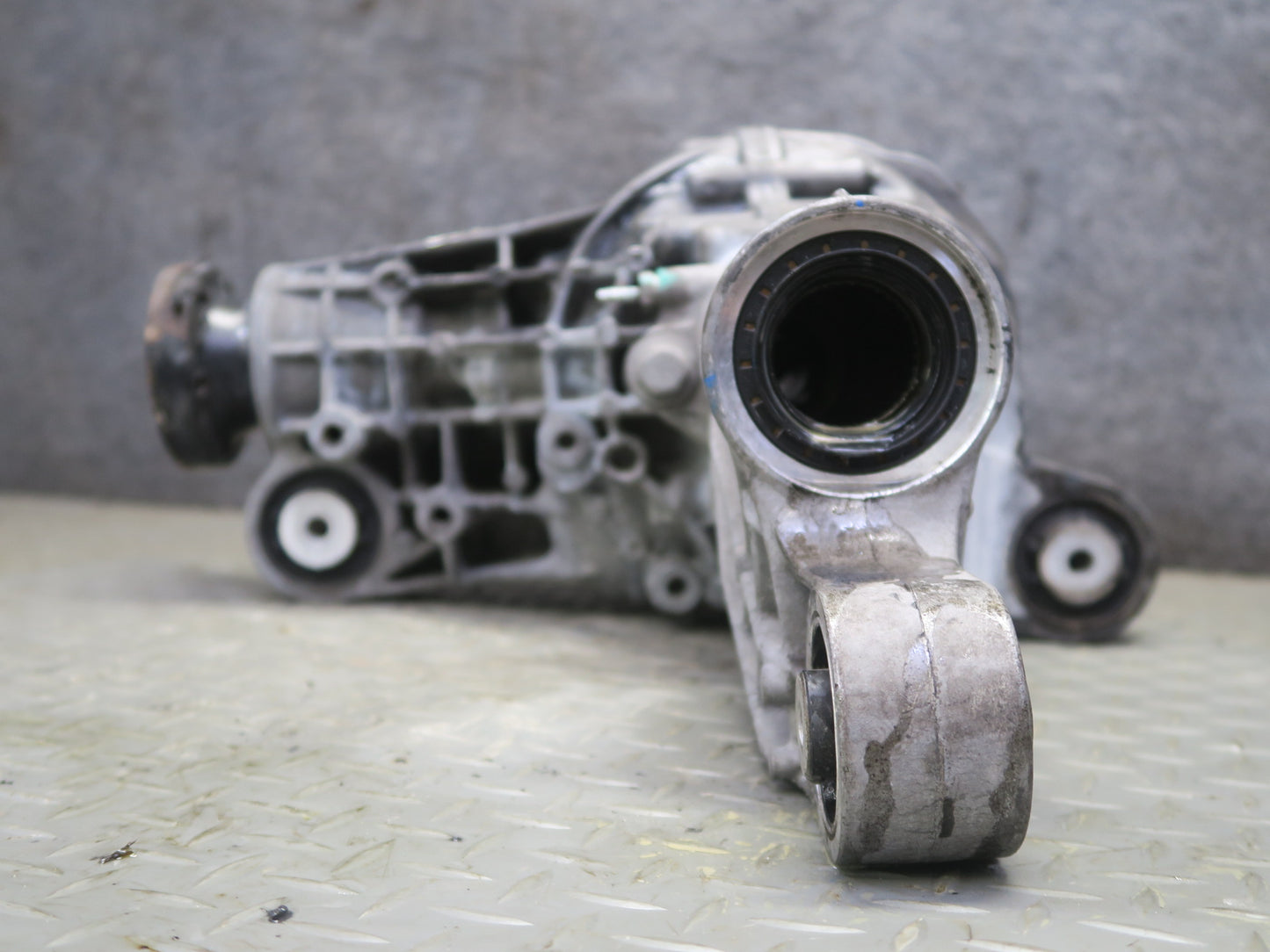 10-11 Mercedes W164 ML350 AWD Diesel Front Differential Carrier 3.45 Ratio OEM