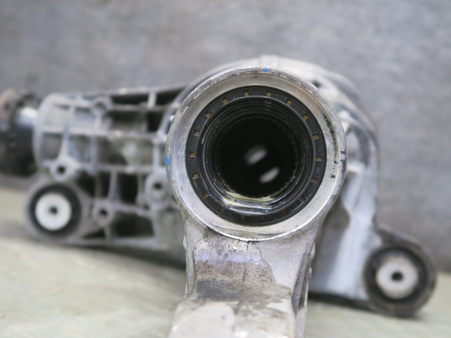 10-11 Mercedes W164 ML350 AWD Diesel Front Differential Carrier 3.45 Ratio OEM