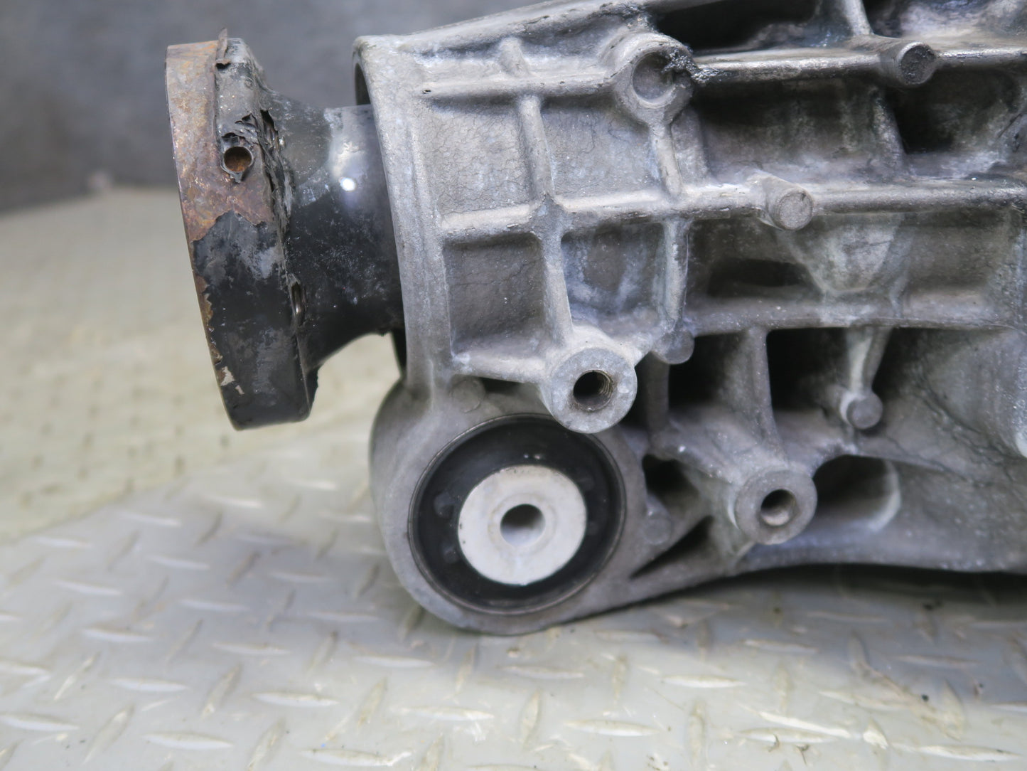 10-11 Mercedes W164 ML350 AWD Diesel Front Differential Carrier 3.45 Ratio OEM