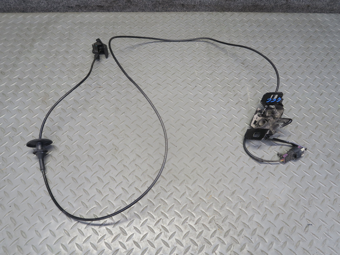 18-24 Chevrolet Camaro SS Hood Lock Latch w Release Cable & Handle OEM