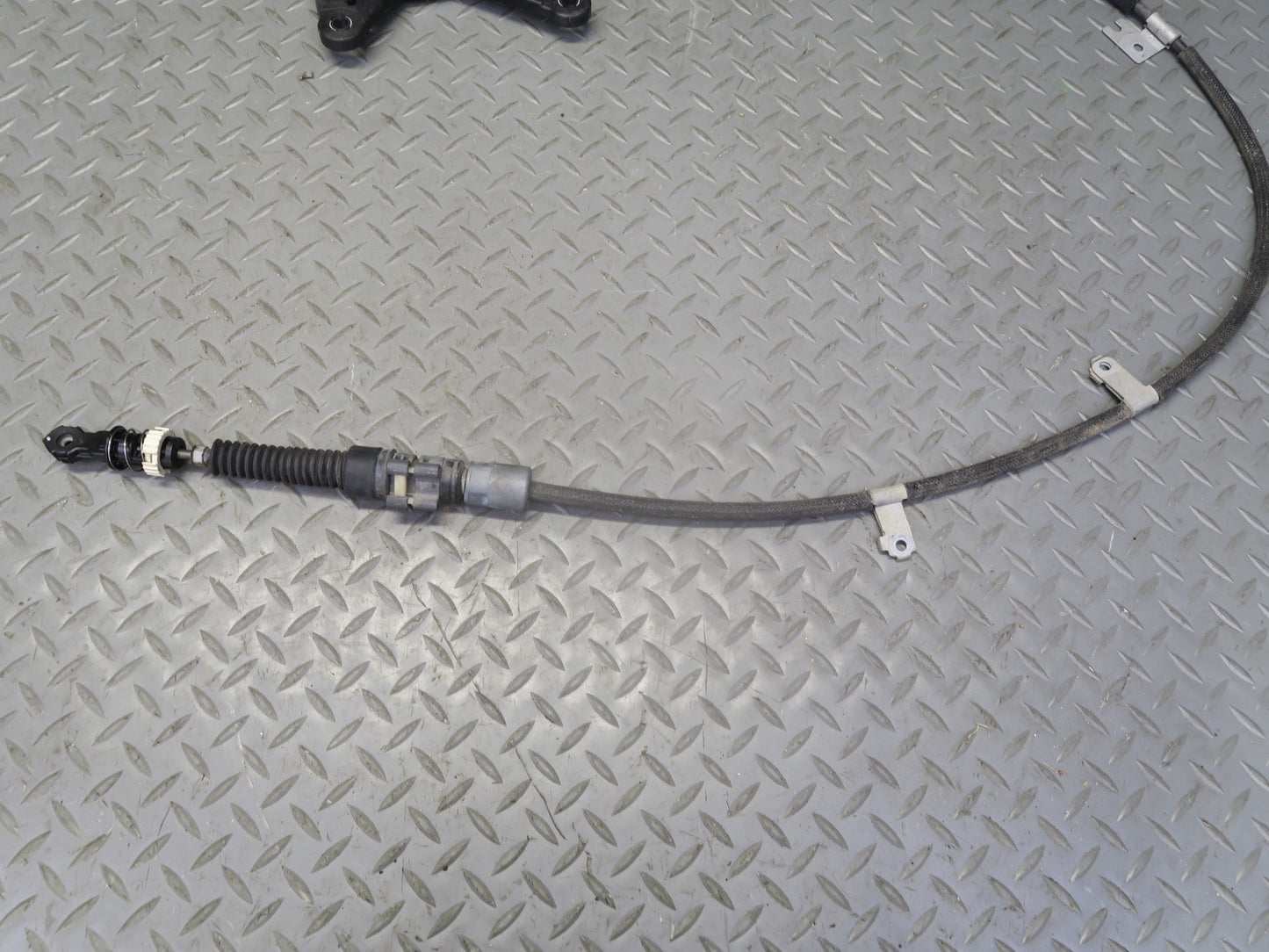 16-18 Chevrolet Camaro SS 6.2 RWD A/T Automatic Transmission Shifter w Cable OEM