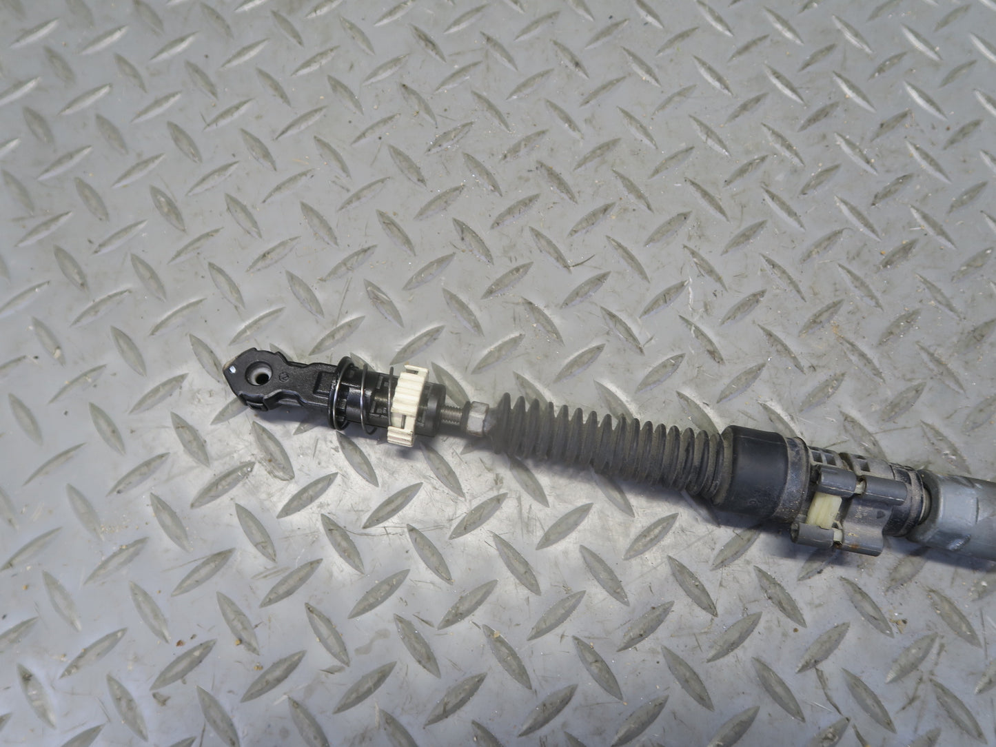16-18 Chevrolet Camaro SS 6.2 RWD A/T Automatic Transmission Shifter w Cable OEM