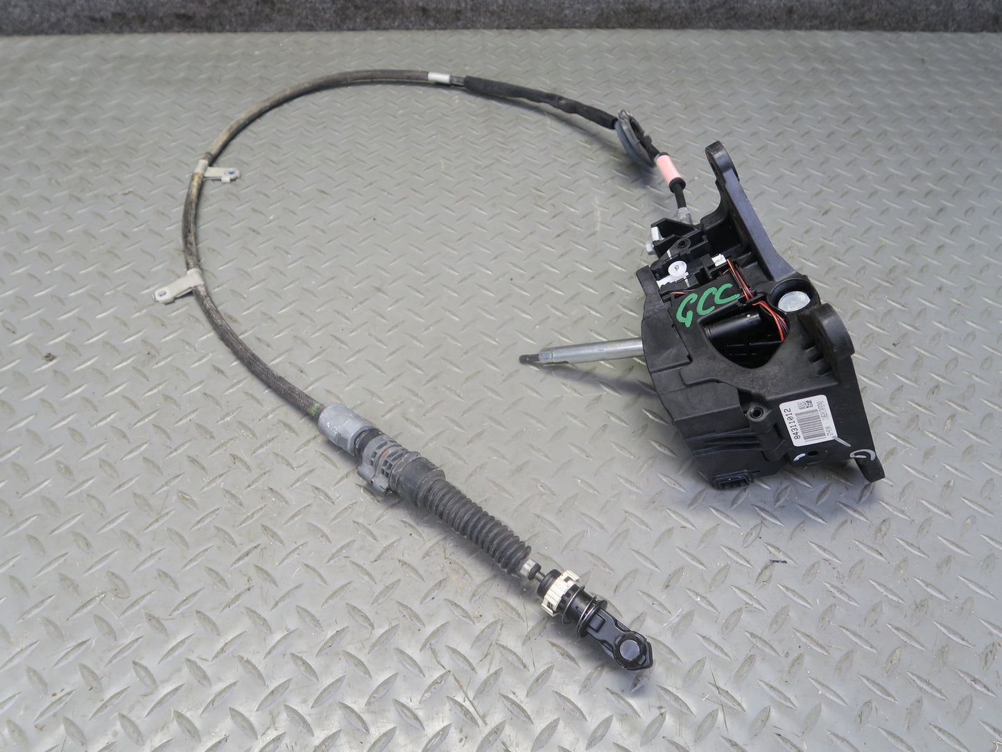 16-18 Chevrolet Camaro SS 6.2 RWD A/T Automatic Transmission Shifter w Cable OEM