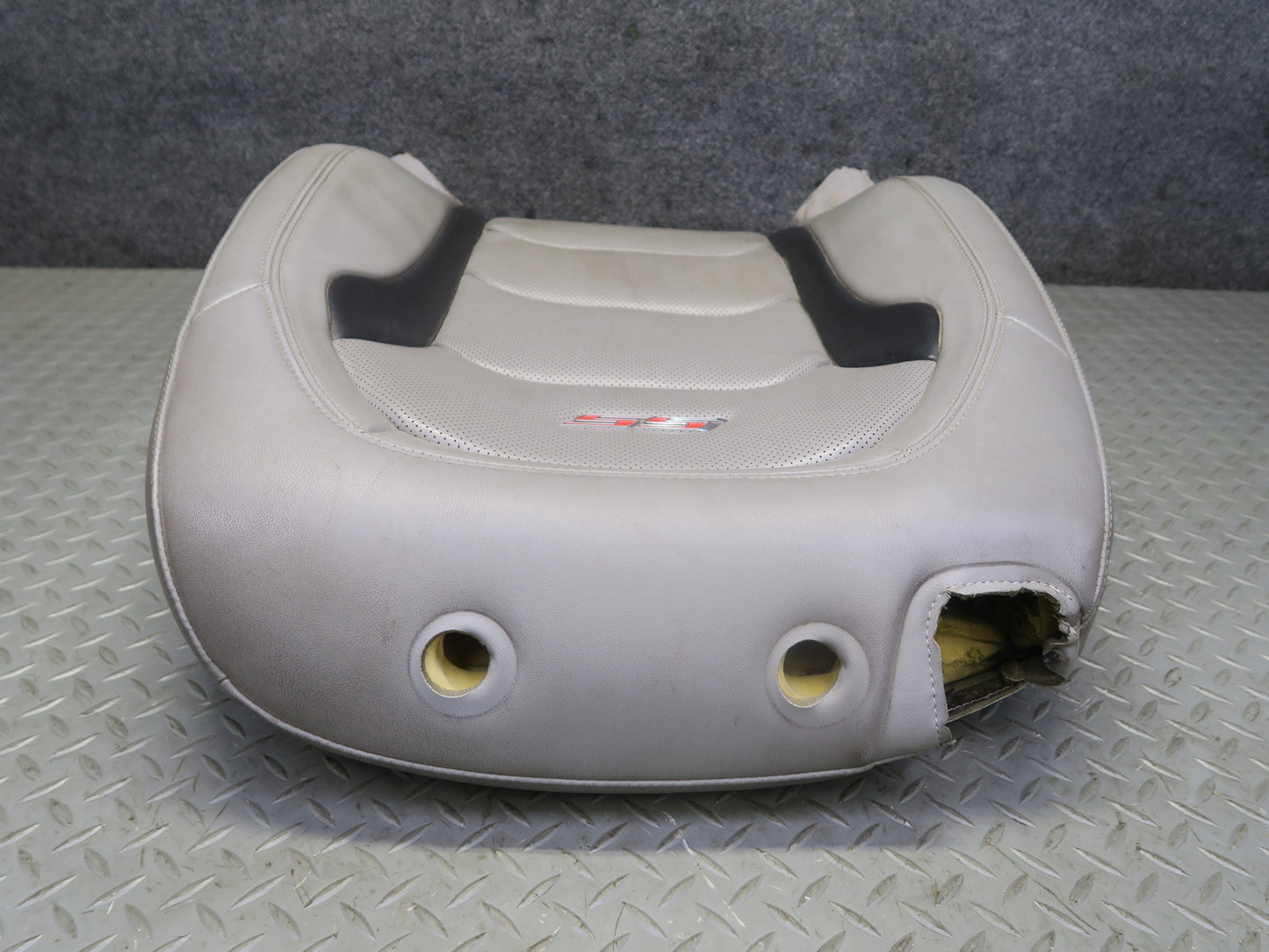 16-20 Chevrolet Camaro SS Front Right Seat Upper Leather Cushion Ash Gray OEM