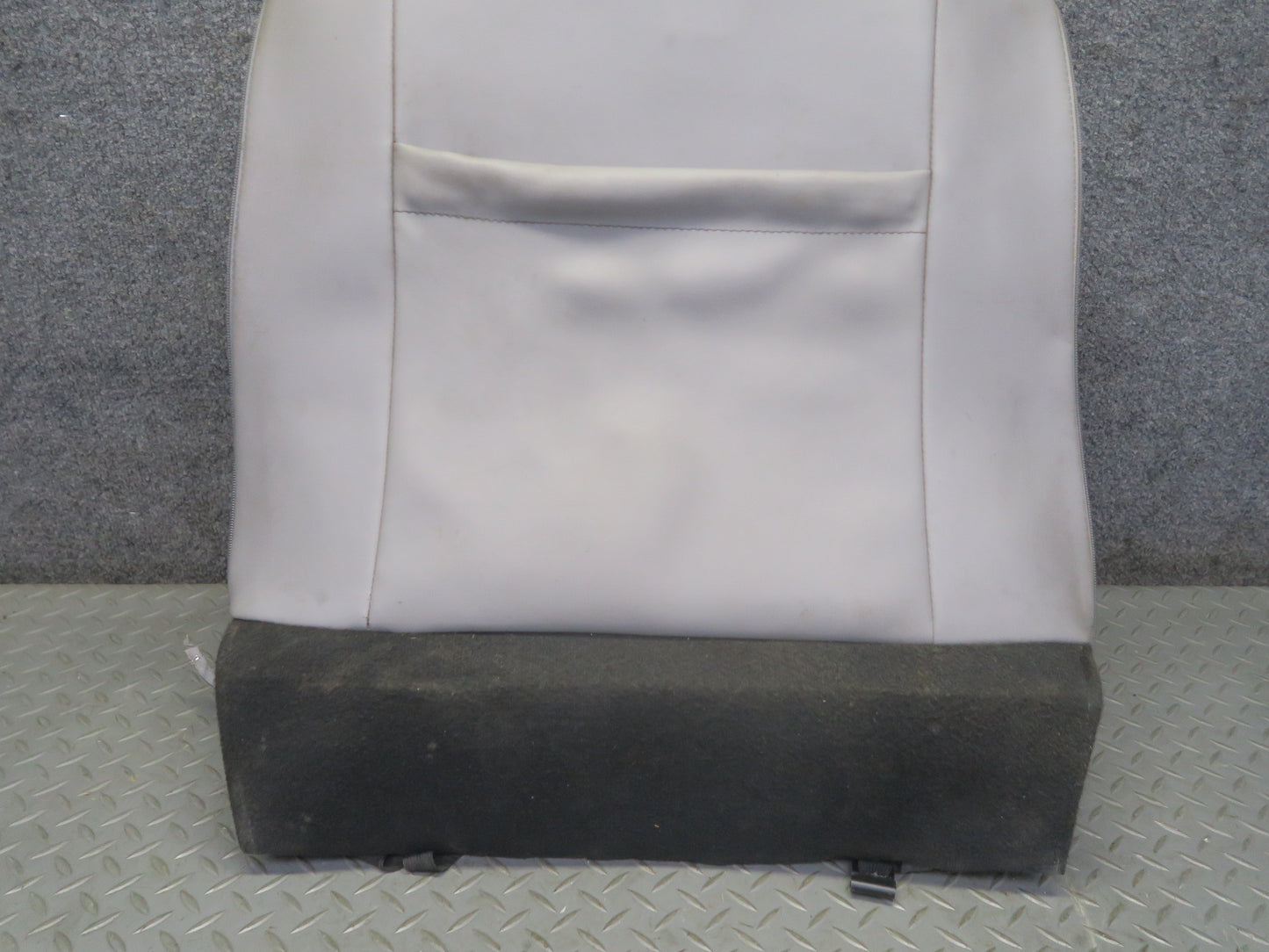 16-20 Chevrolet Camaro SS Front Right Seat Upper Leather Cushion Ash Gray OEM