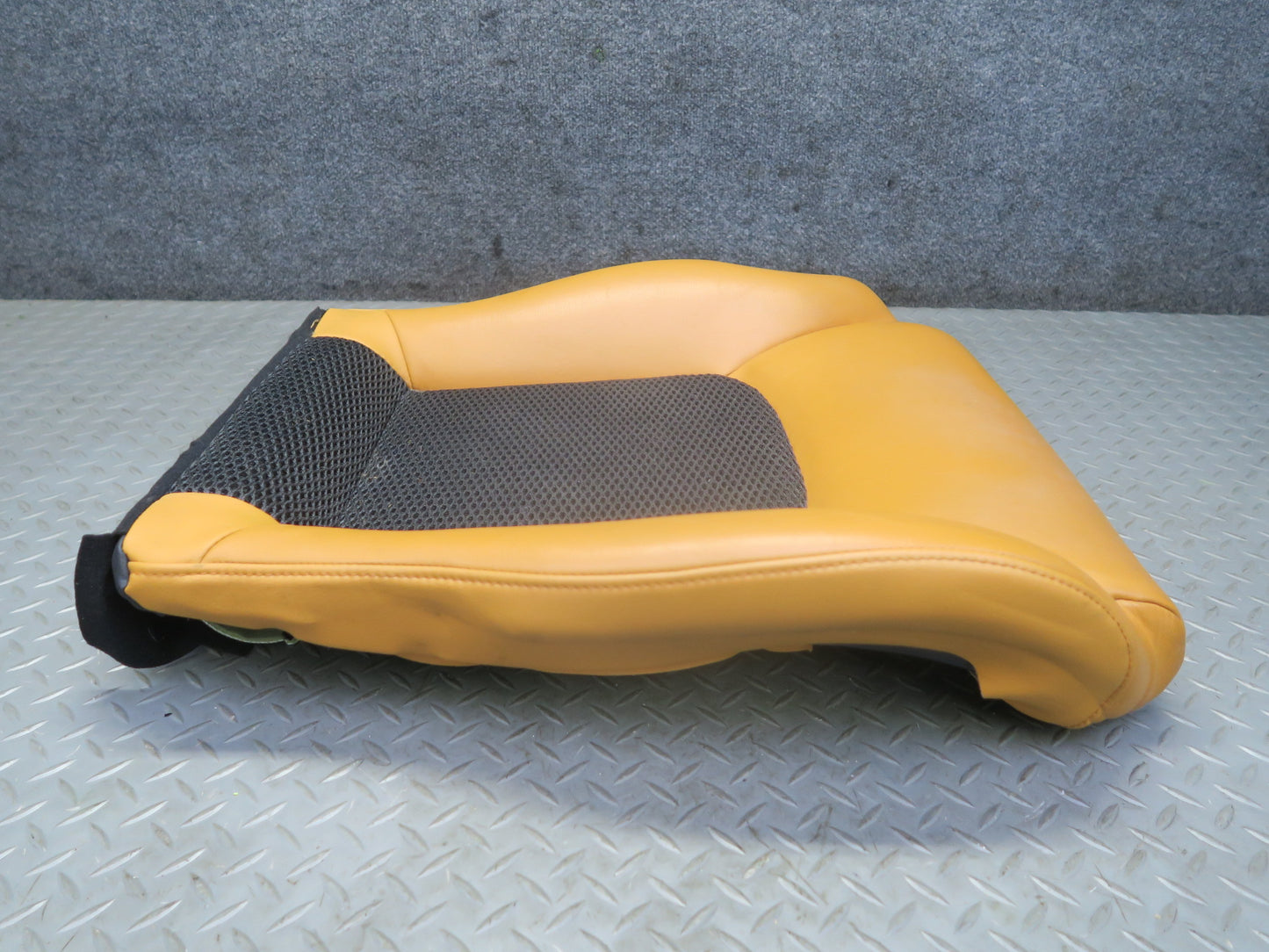04-05 Nissan 350Z Z33 Convertible Front Right Seat Lower Leather Cushion 34K OEM