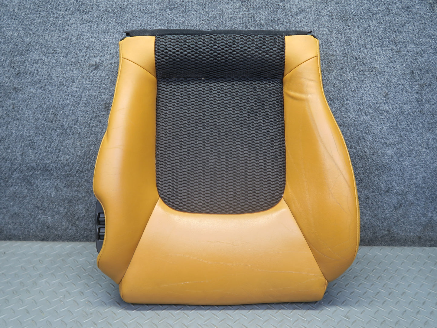 04-05 Nissan 350Z Z33 Convertible Front Left Seat Lower Leather Cushion 34K OEM