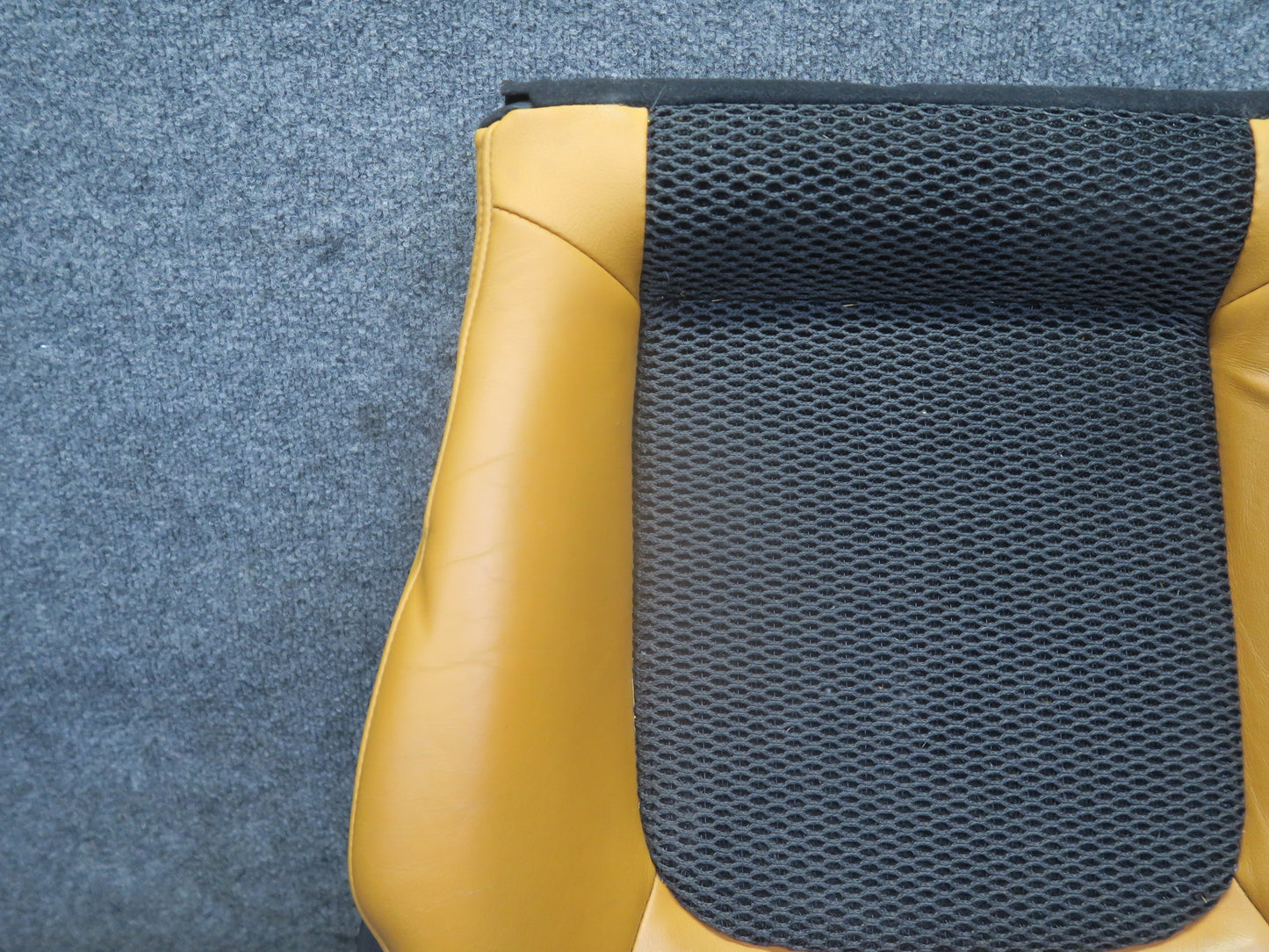04-05 Nissan 350Z Z33 Convertible Front Left Seat Lower Leather Cushion 34K OEM
