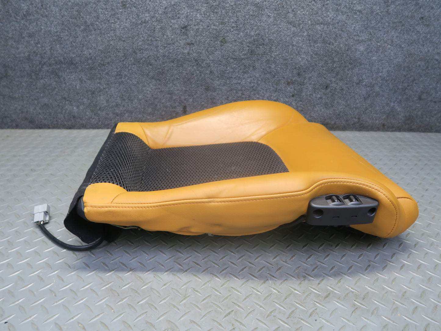 04-05 Nissan 350Z Z33 Convertible Front Left Seat Lower Leather Cushion 34K OEM