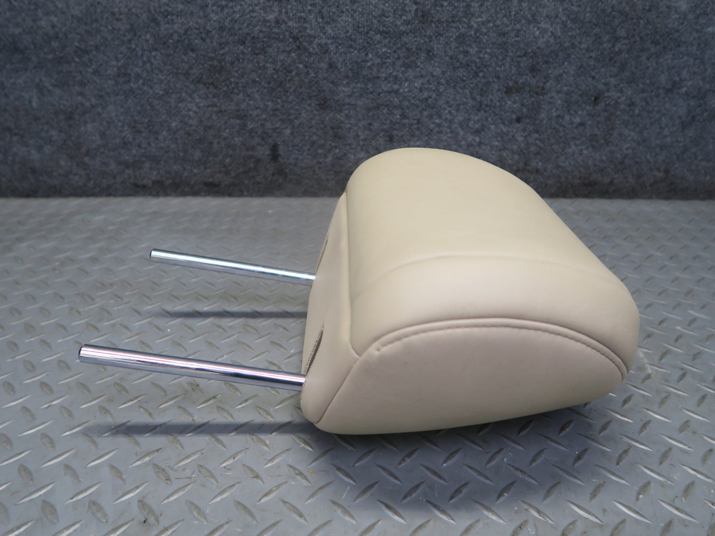 2008-2011 Lexus URJ201L LX570 Front Left Driver Side Leather Headrest